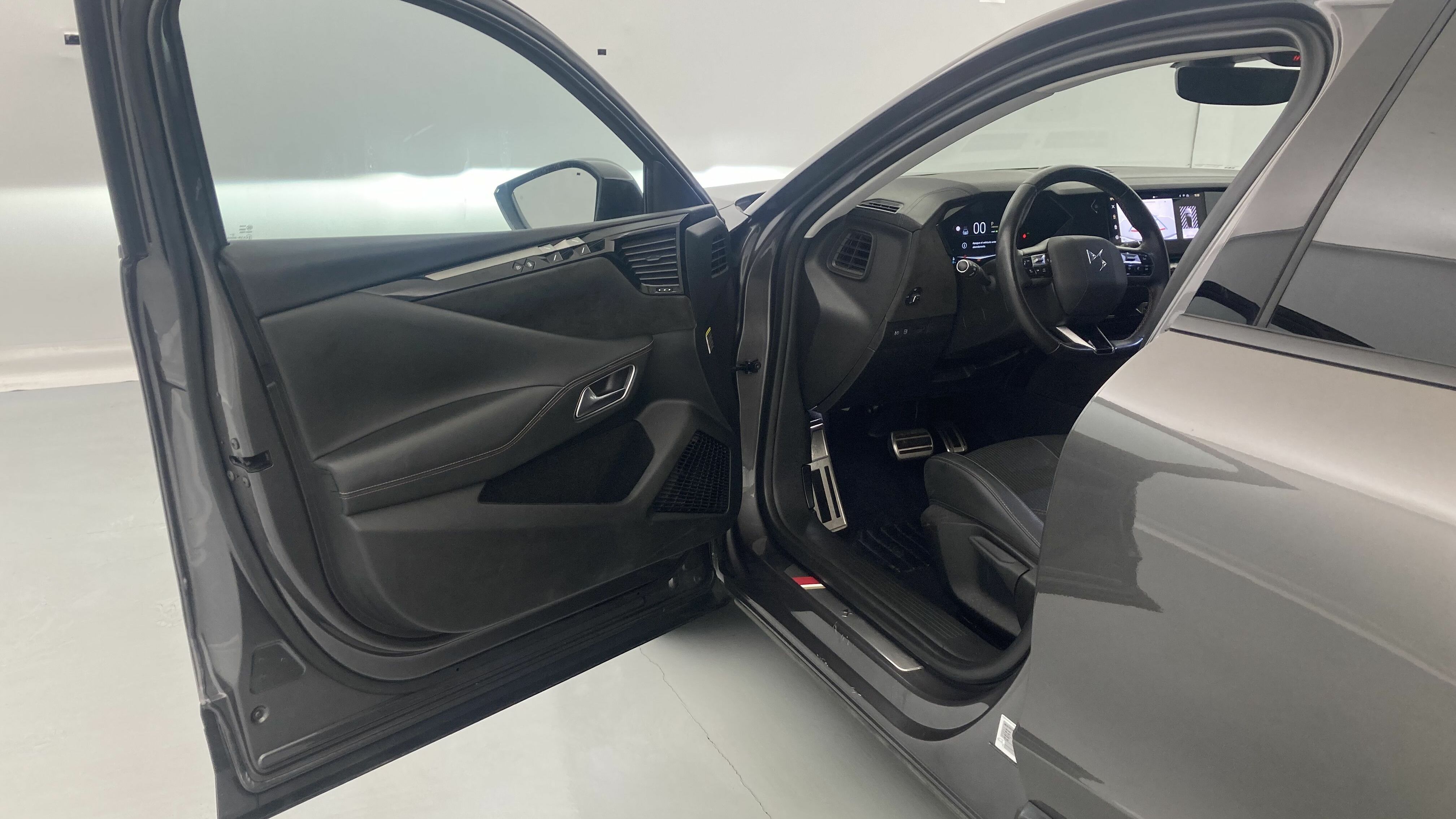 ds ds4 performance line + E-TENSE 225 CA 2023 gris platino 14