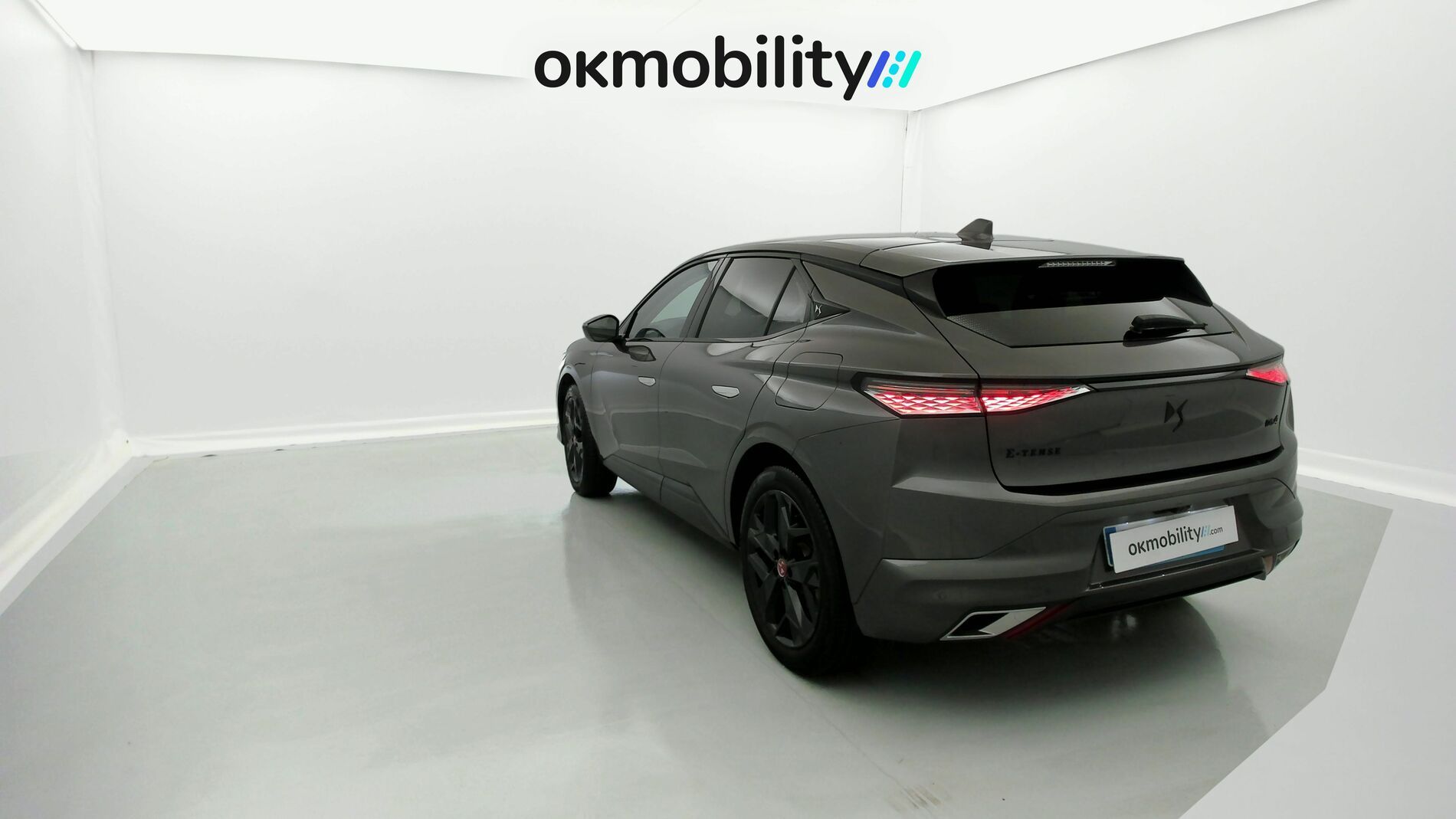 ds ds4 performance line + E-TENSE 225 CA 2023 gris platino 10