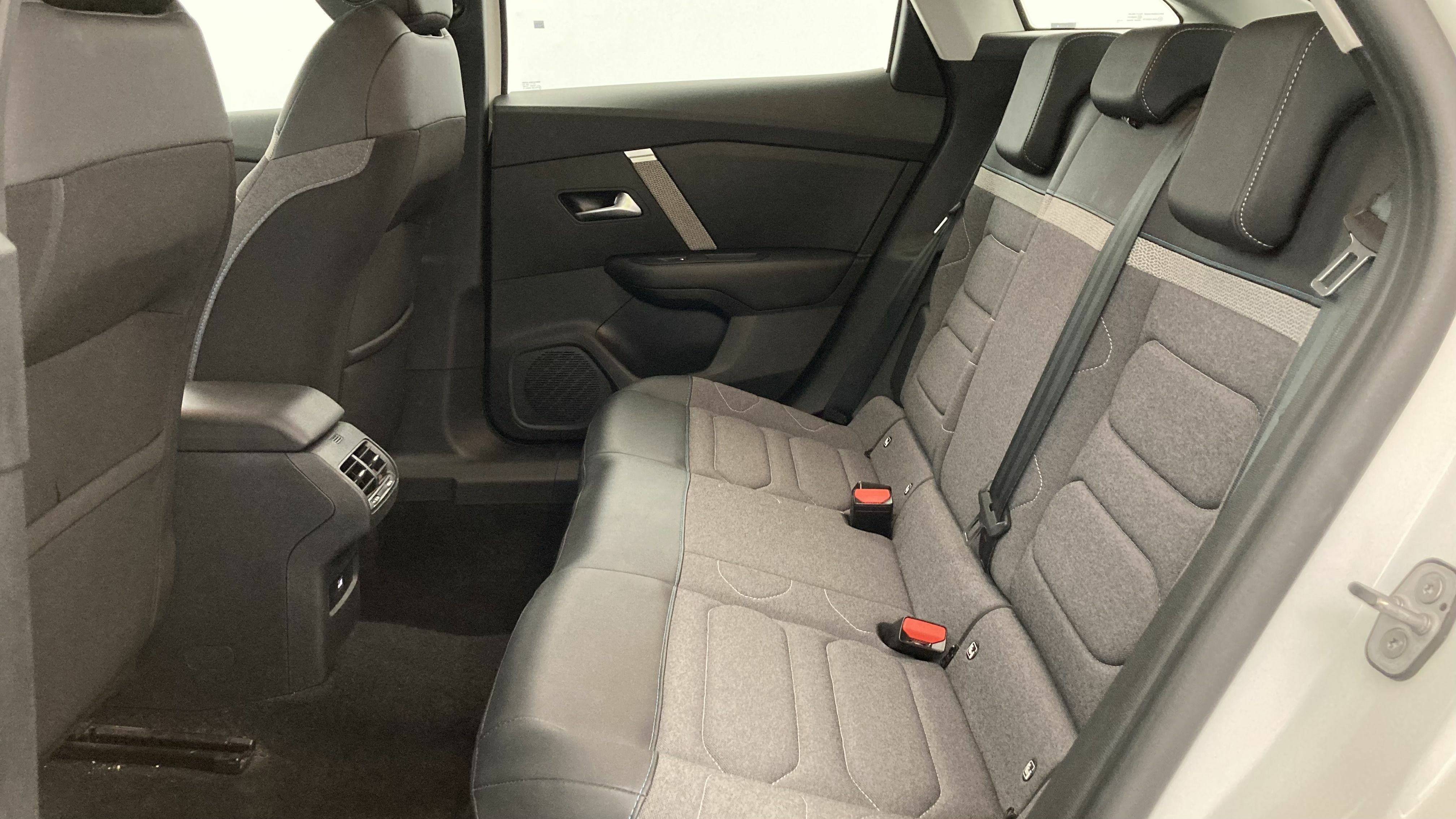 citroen c4 feel pack 1.2 PURETECH 130 2023 blanco nacarado 21