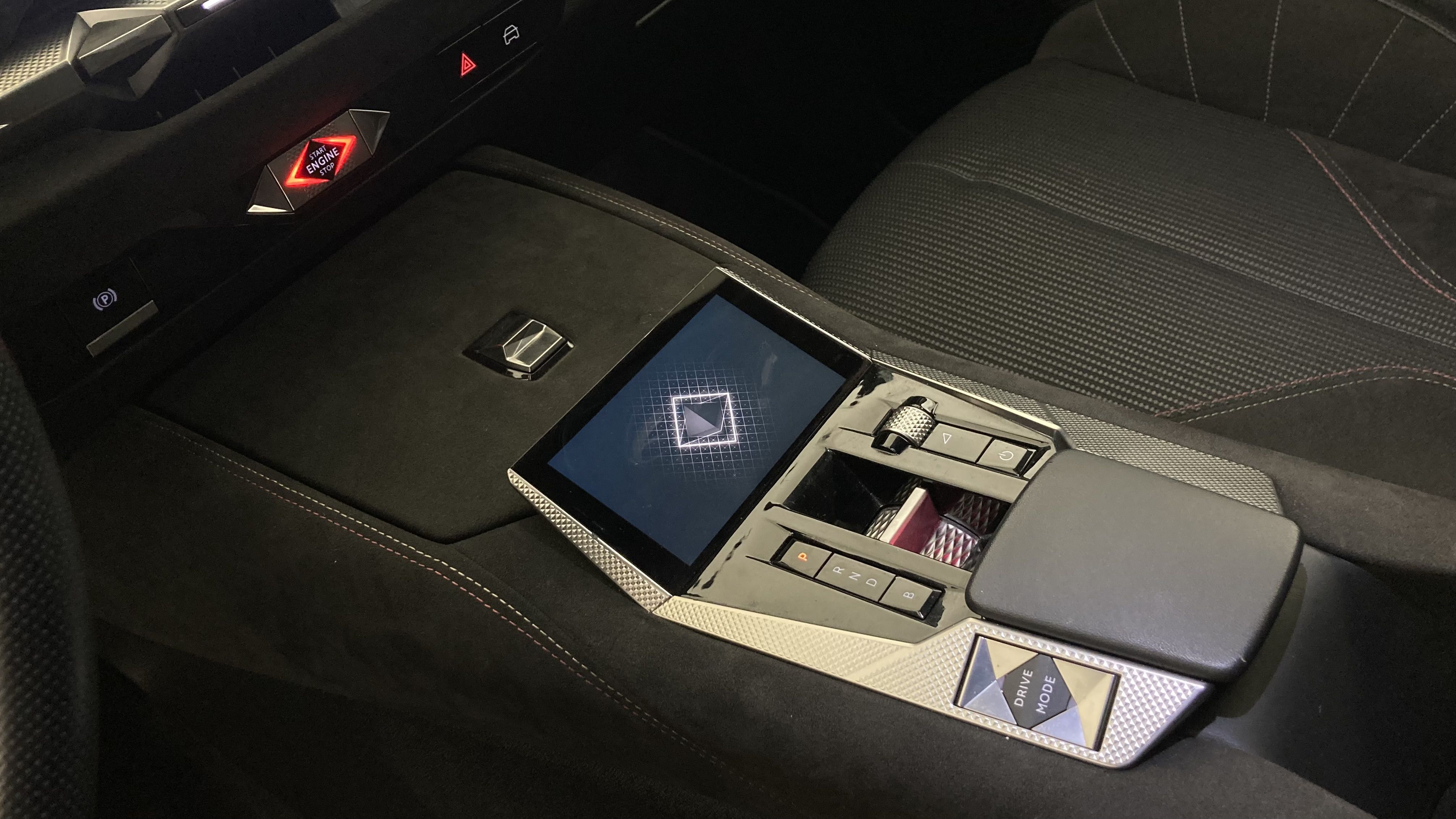 ds ds4 performance line + E-TENSE 225 CA 2023 blanco nacarado 12