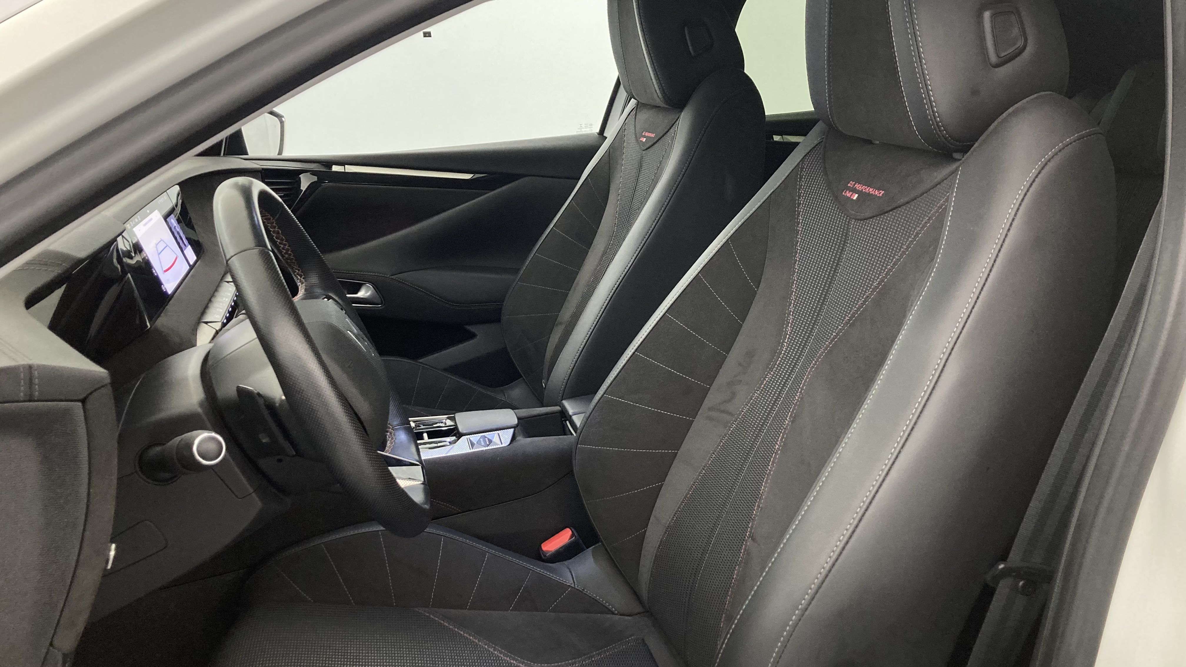 ds ds4 performance line + E-TENSE 225 CA 2023 blanco nacarado 15