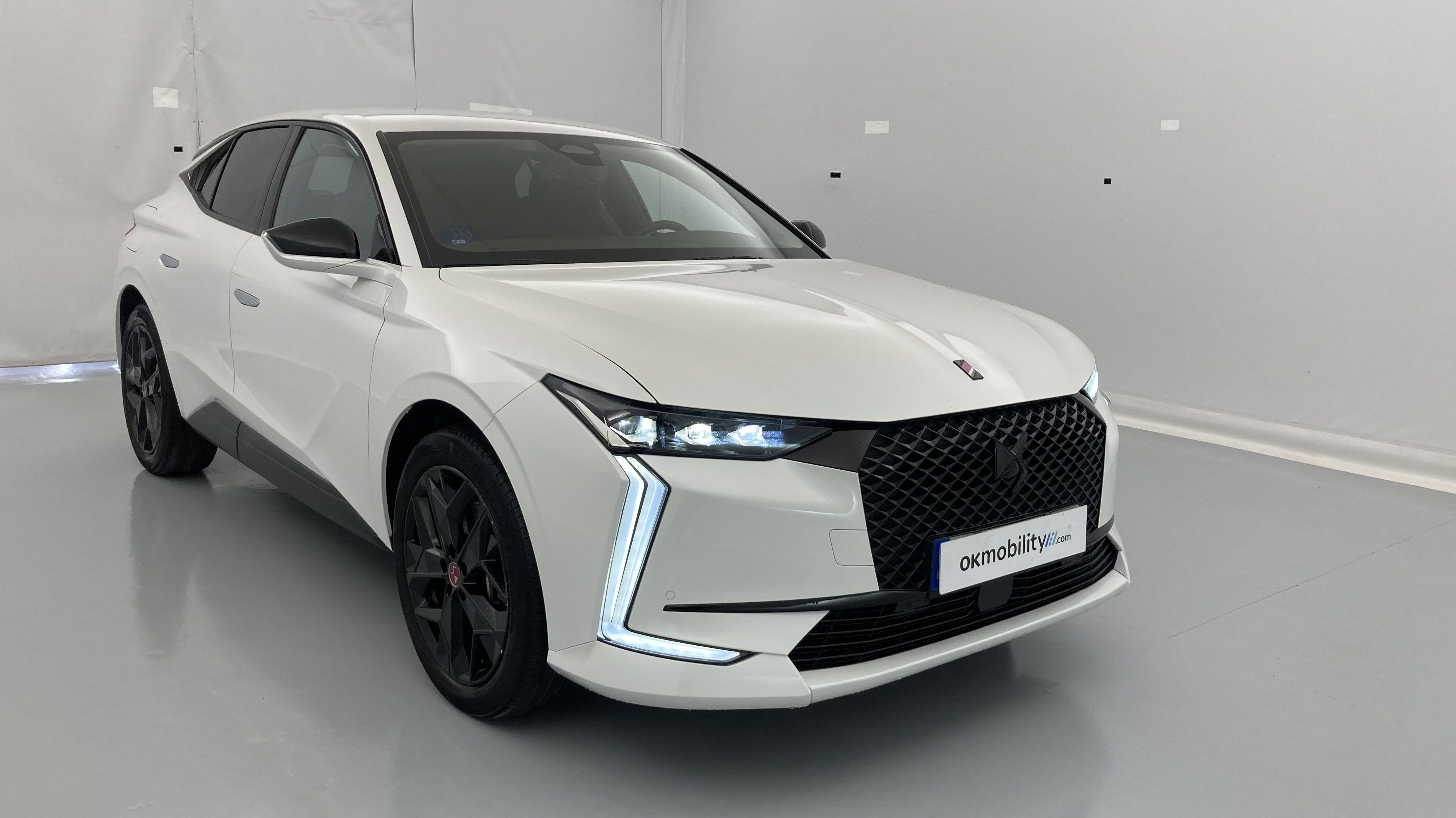 ds ds4 performance line + E-TENSE 225 CA 2023 blanco nacarado 20