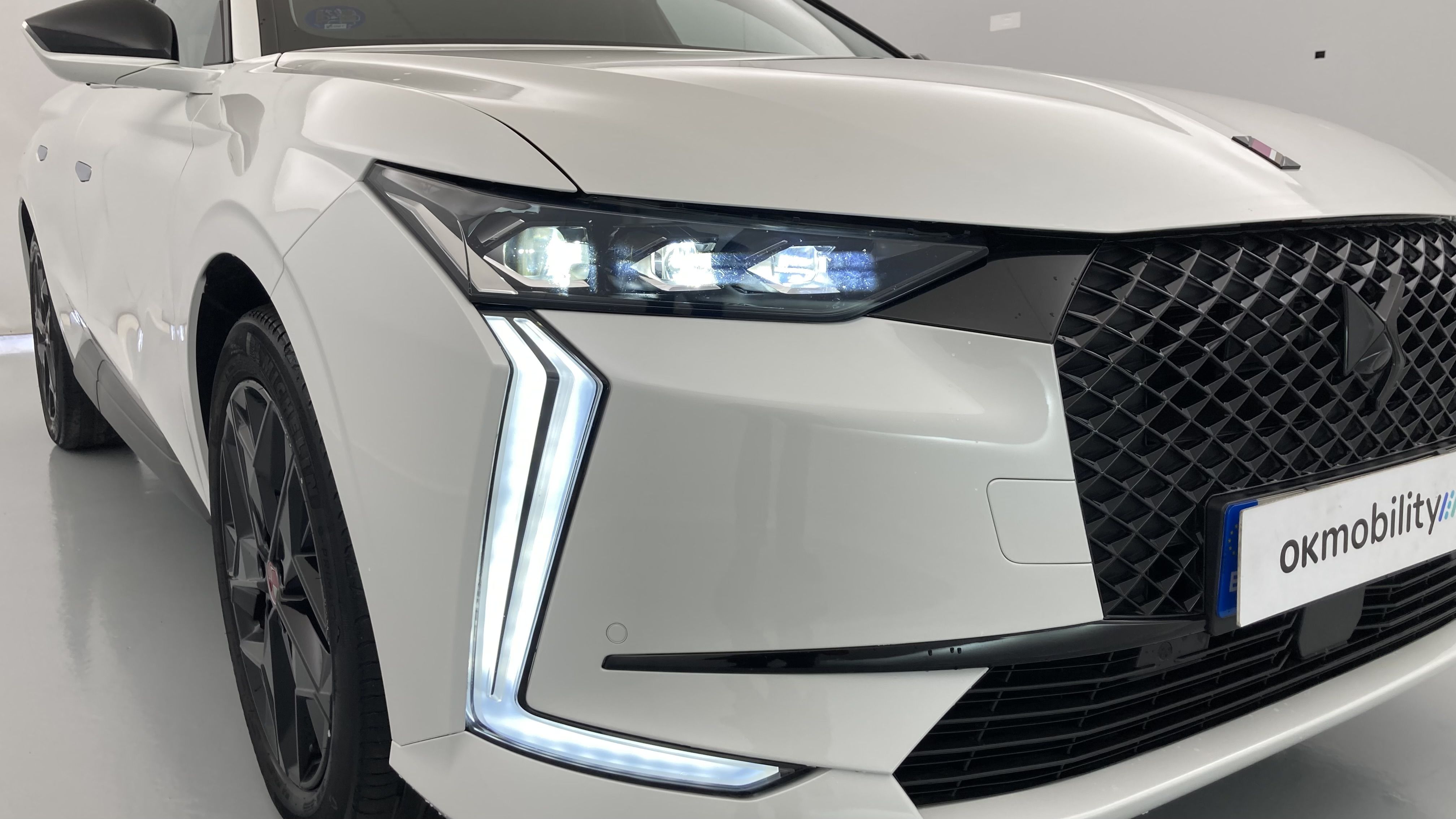ds ds4 performance line + E-TENSE 225 CA 2023 blanco nacarado 30