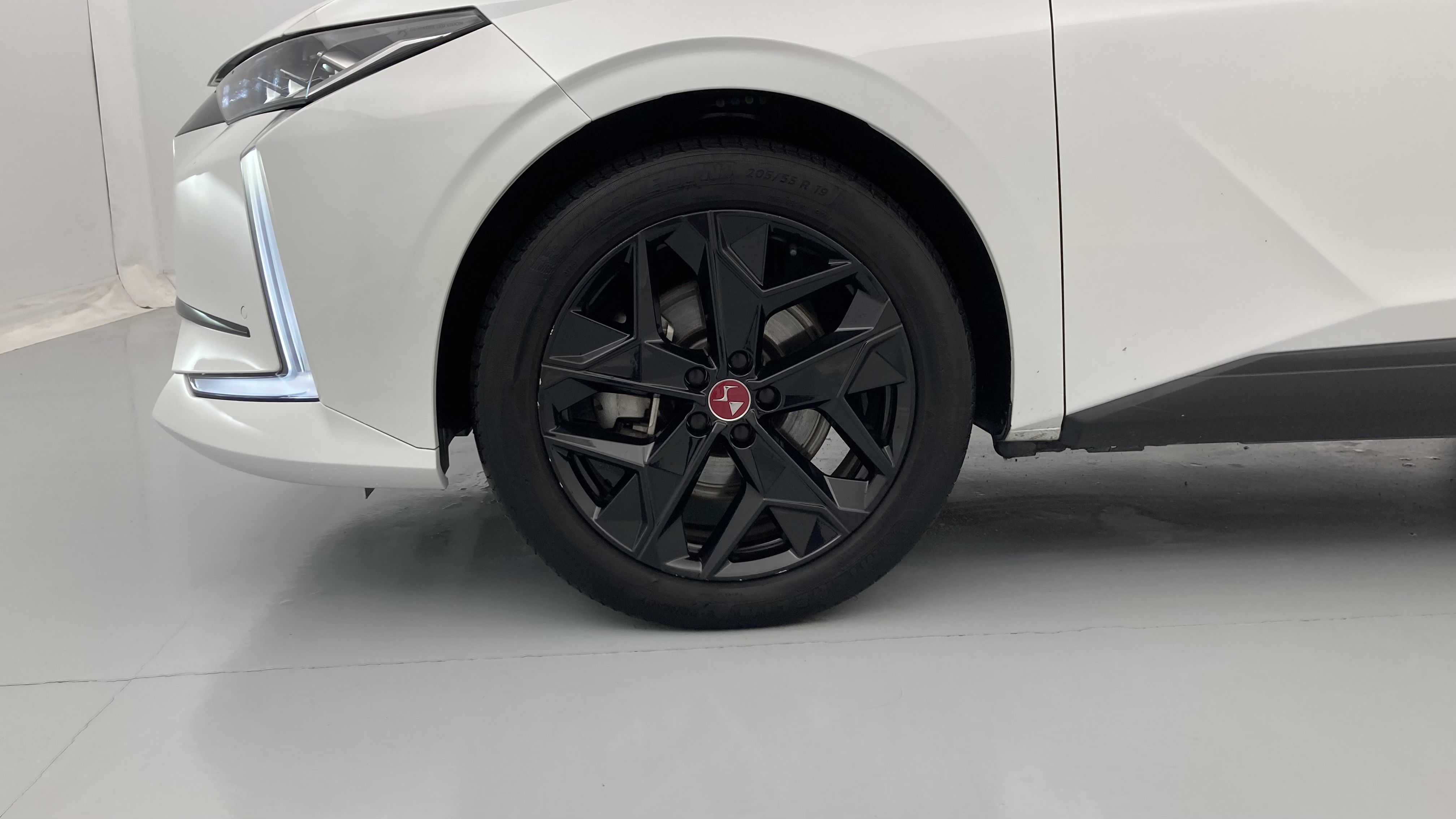 ds ds4 performance line + E-TENSE 225 CA 2023 blanco nacarado 35