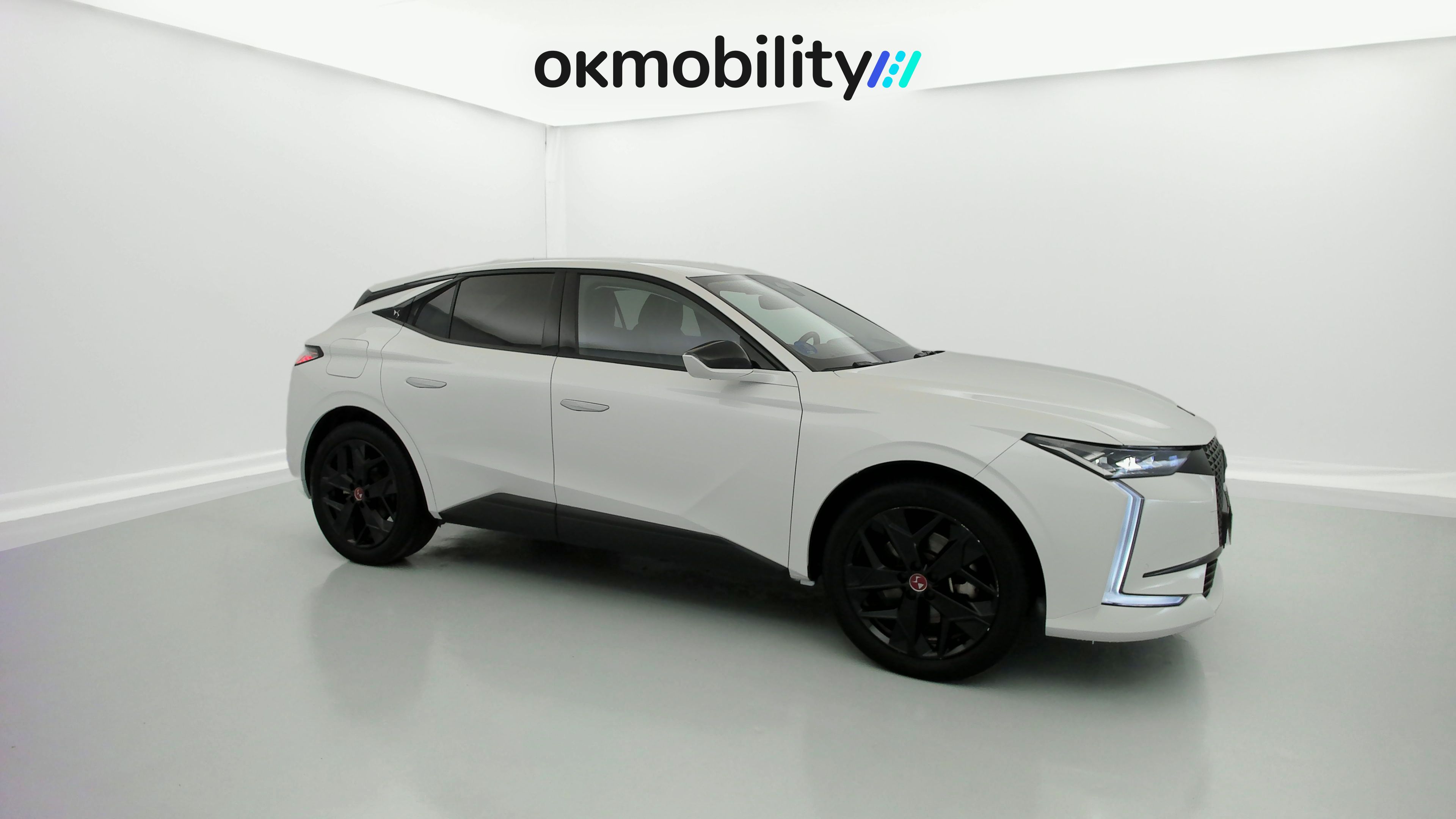 ds ds4 performance line + E-TENSE 225 CA 2023 blanco nacarado 3