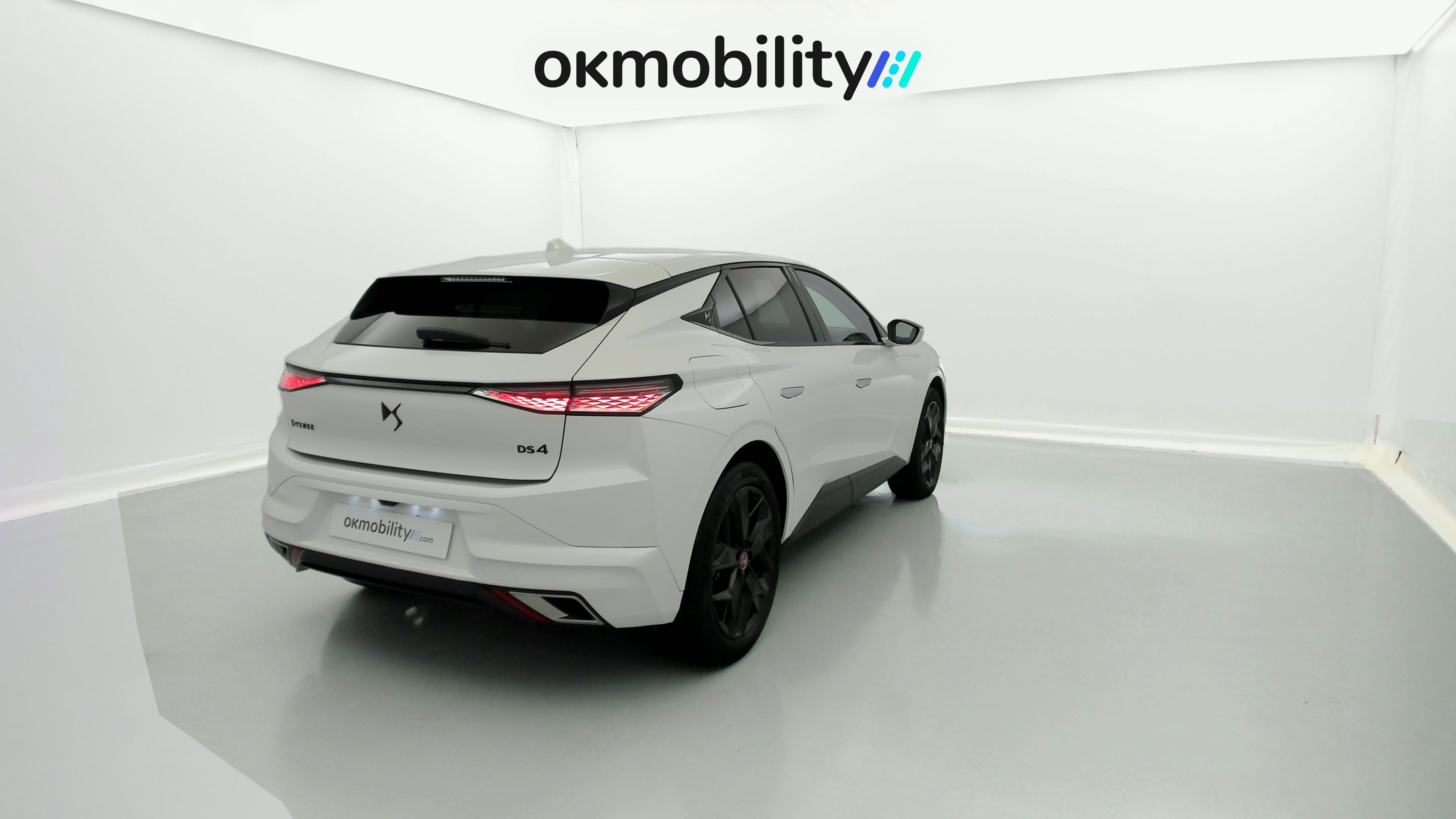 ds ds4 performance line + E-TENSE 225 CA 2023 blanco nacarado 11