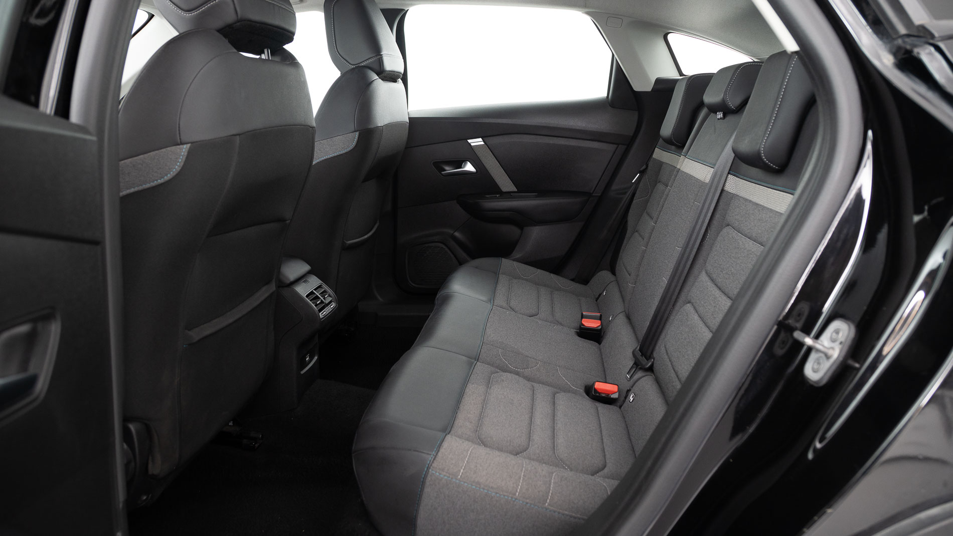 citroen c4 feel pack 1.2 PURETECH 130 2023 negro perla nera 20