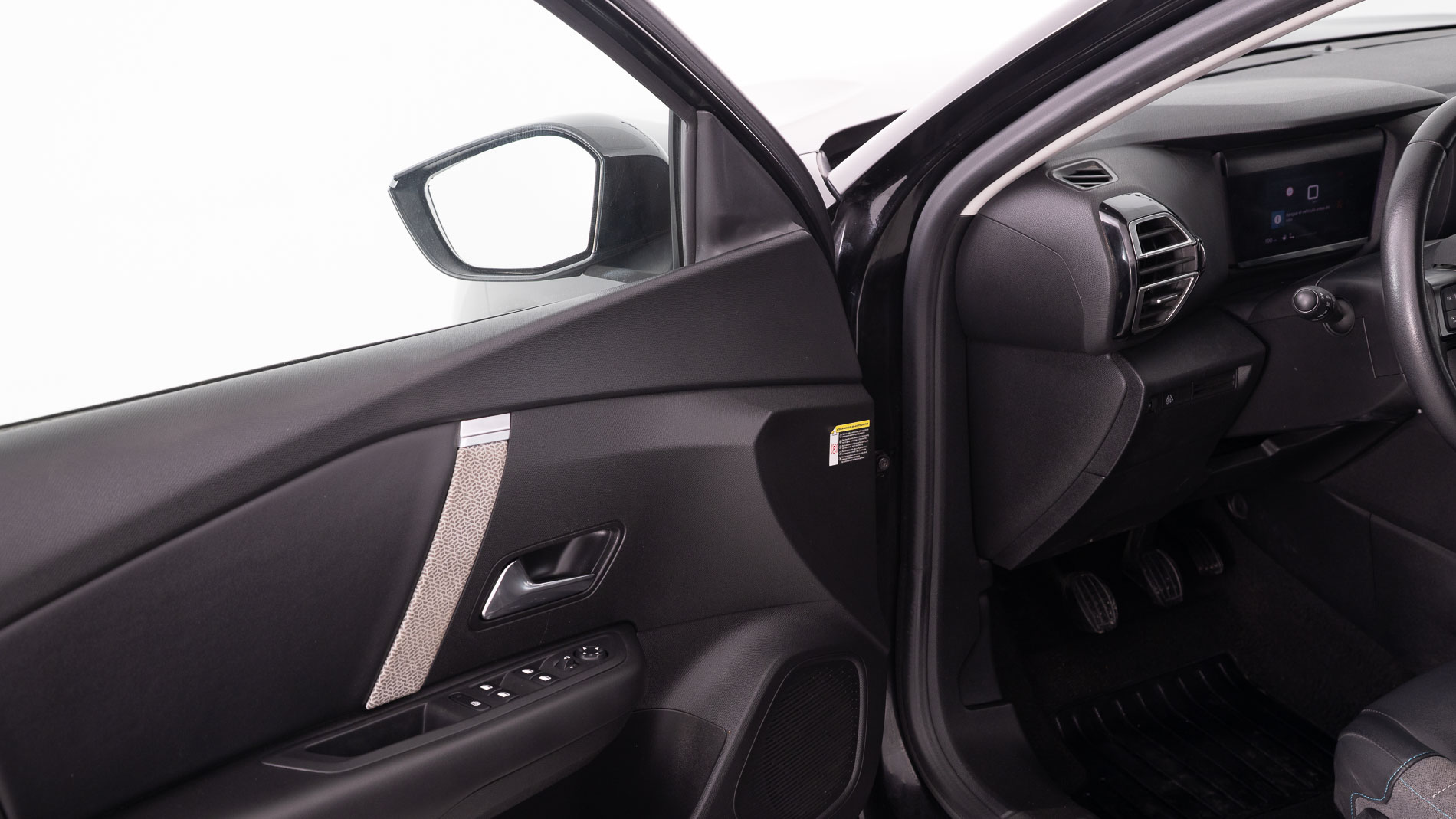 citroen c4 feel pack 1.2 PURETECH 130 2023 negro perla nera 22