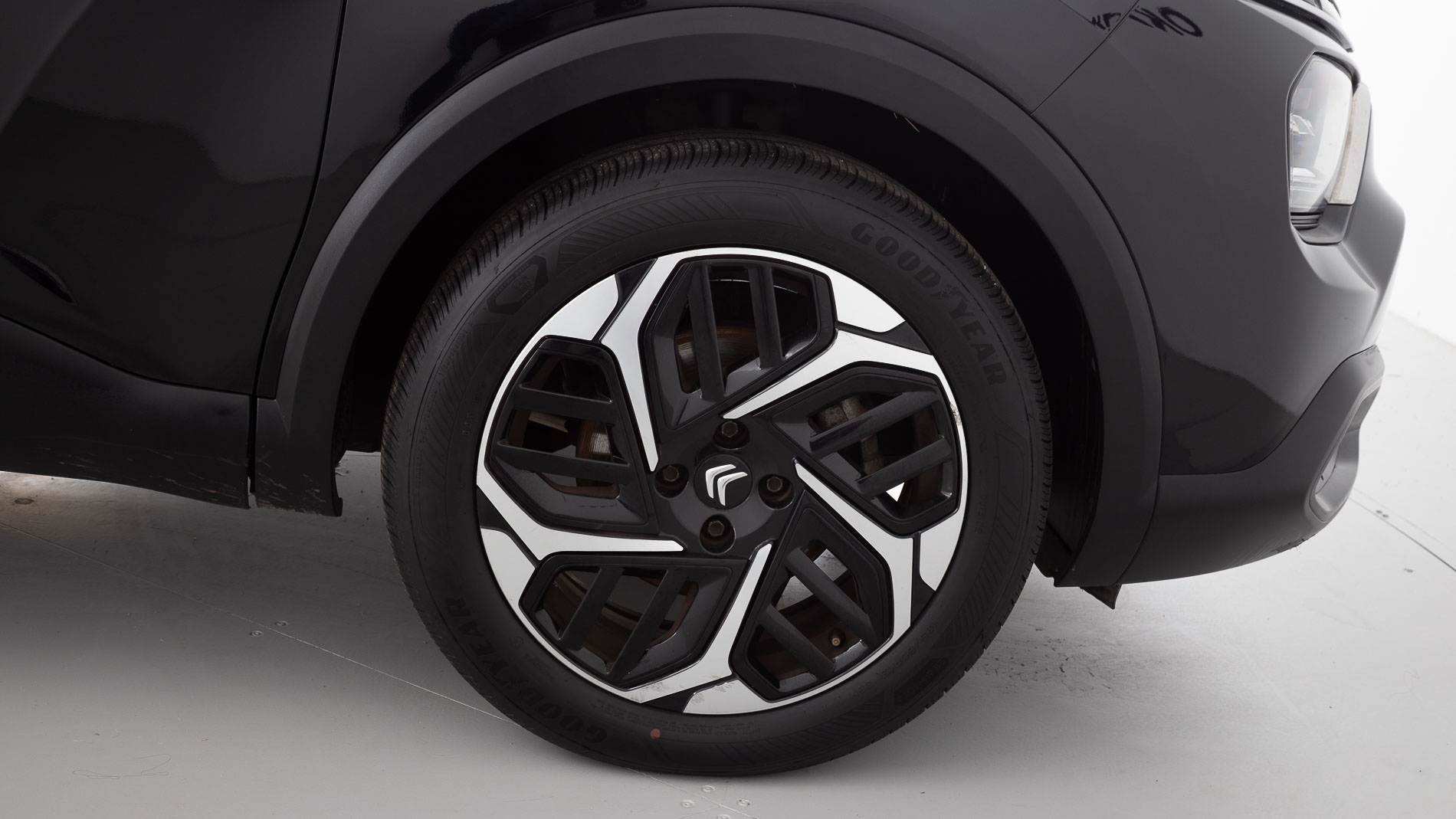 citroen c4 feel pack 1.2 PURETECH 130 2023 negro perla nera 27