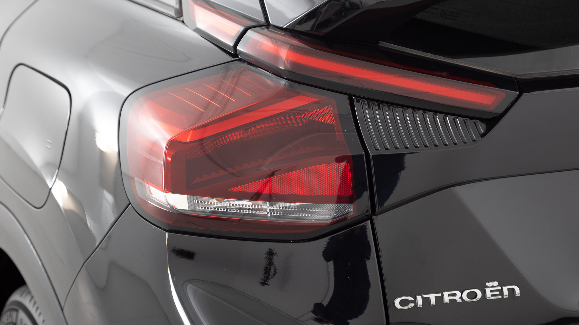 citroen c4 feel pack 1.2 PURETECH 130 2023 negro perla nera 30