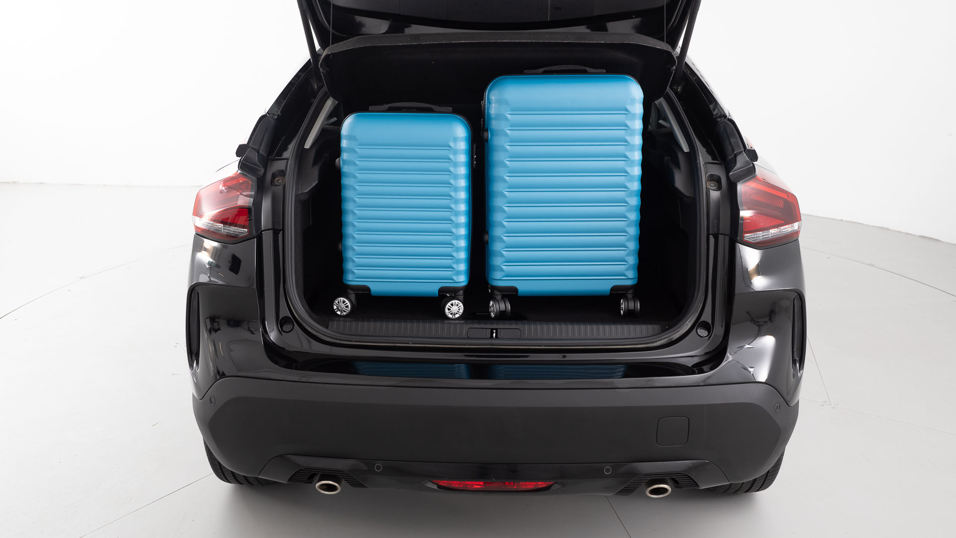 citroen c4 feel pack 1.2 PURETECH 130 2023 negro perla nera 31