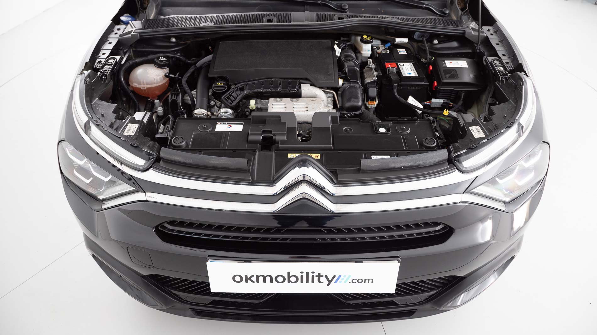 citroen c4 feel pack 1.2 PURETECH 130 2023 negro perla nera 32