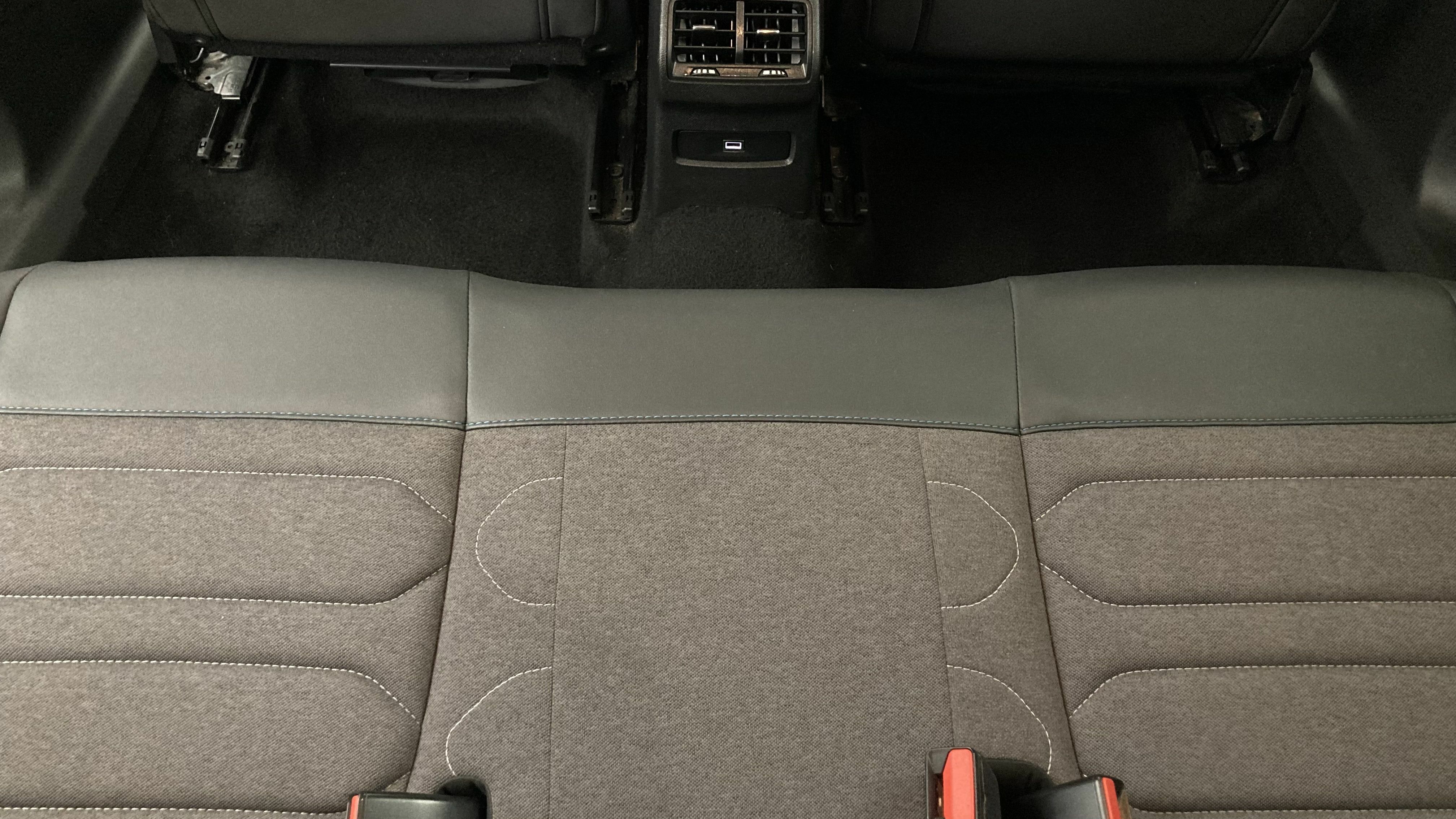 citroen c4 feel pack 1.2 PURETECH 130 2023 negro perla nera 22