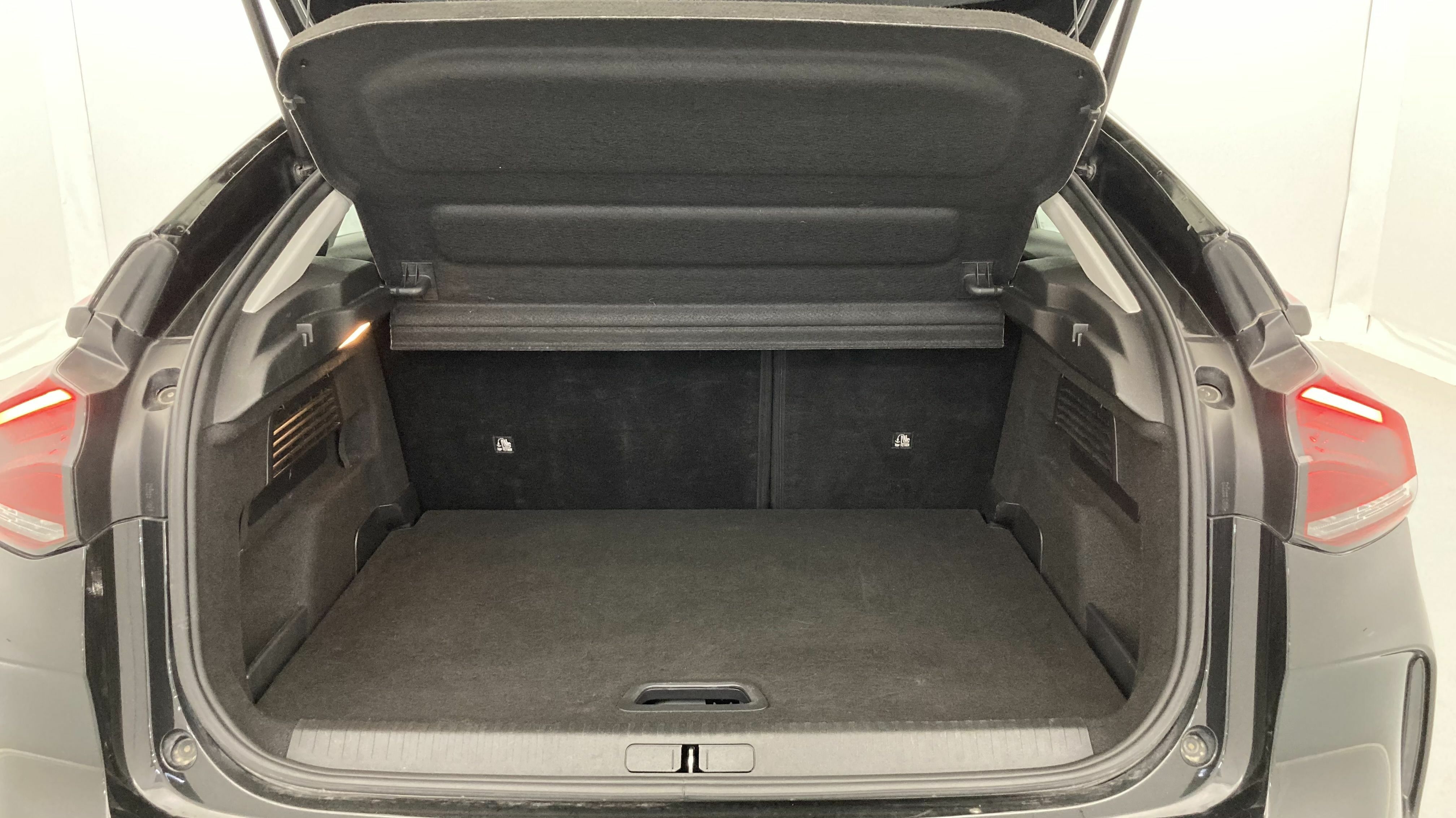citroen c4 feel pack 1.2 PURETECH 130 2023 negro perla nera 24