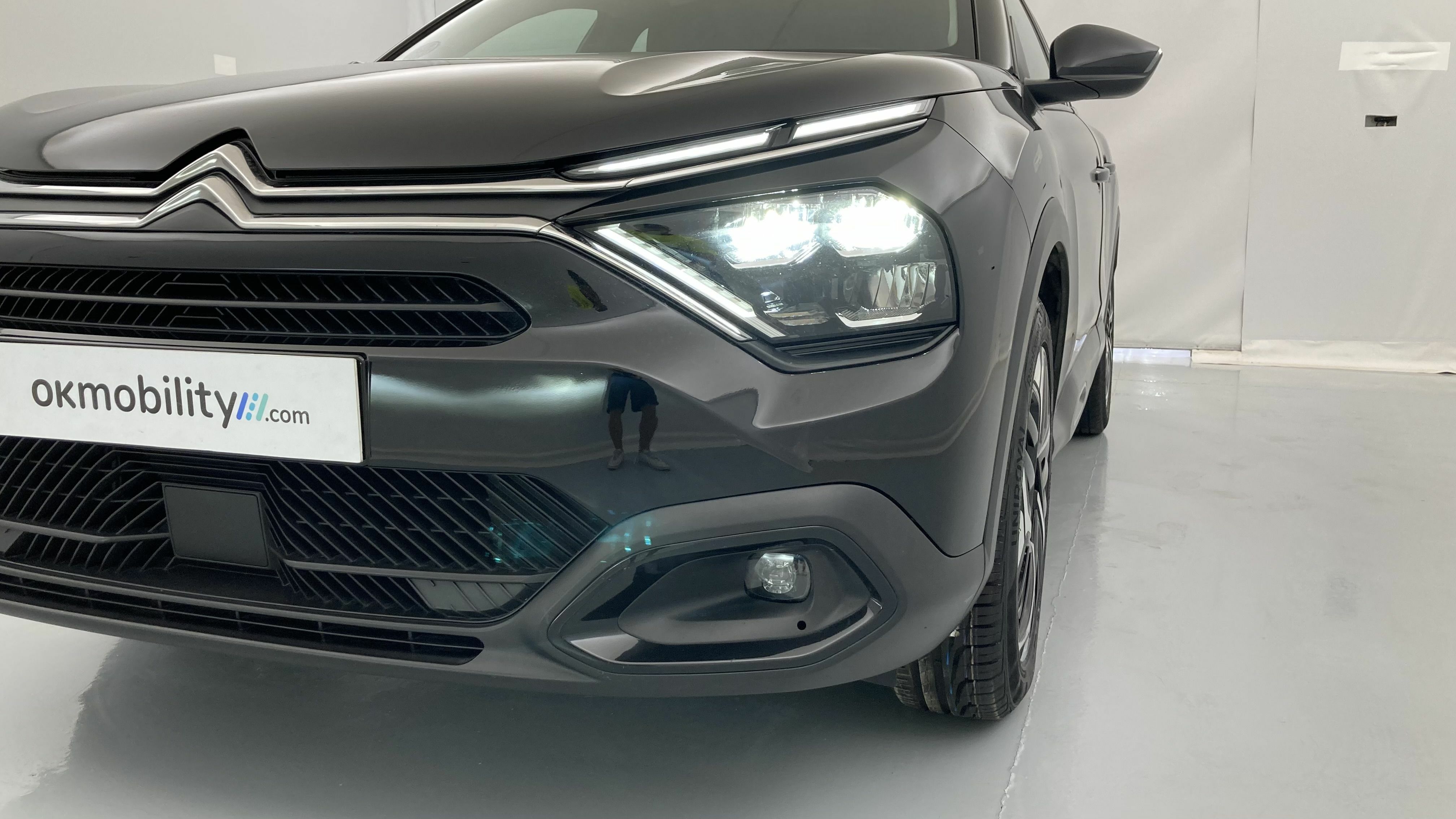 citroen c4 feel pack 1.2 PURETECH 130 2023 negro perla nera 26