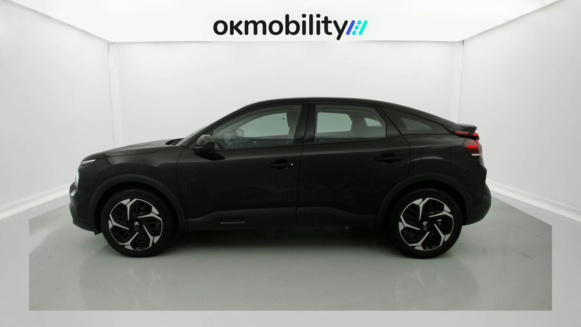 citroen c4 feel pack 1.2 PURETECH 130 2023 negro perla nera 7