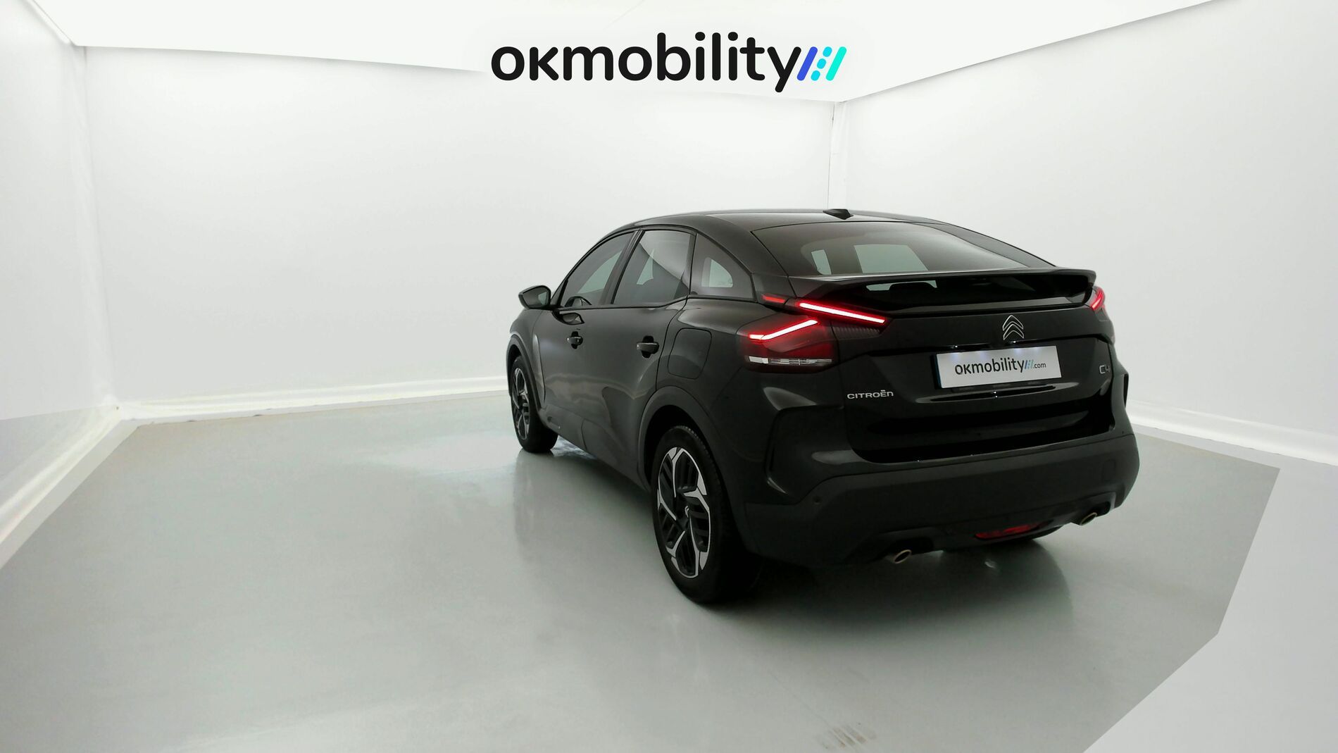 citroen c4 feel pack 1.2 PURETECH 130 2023 negro perla nera 9