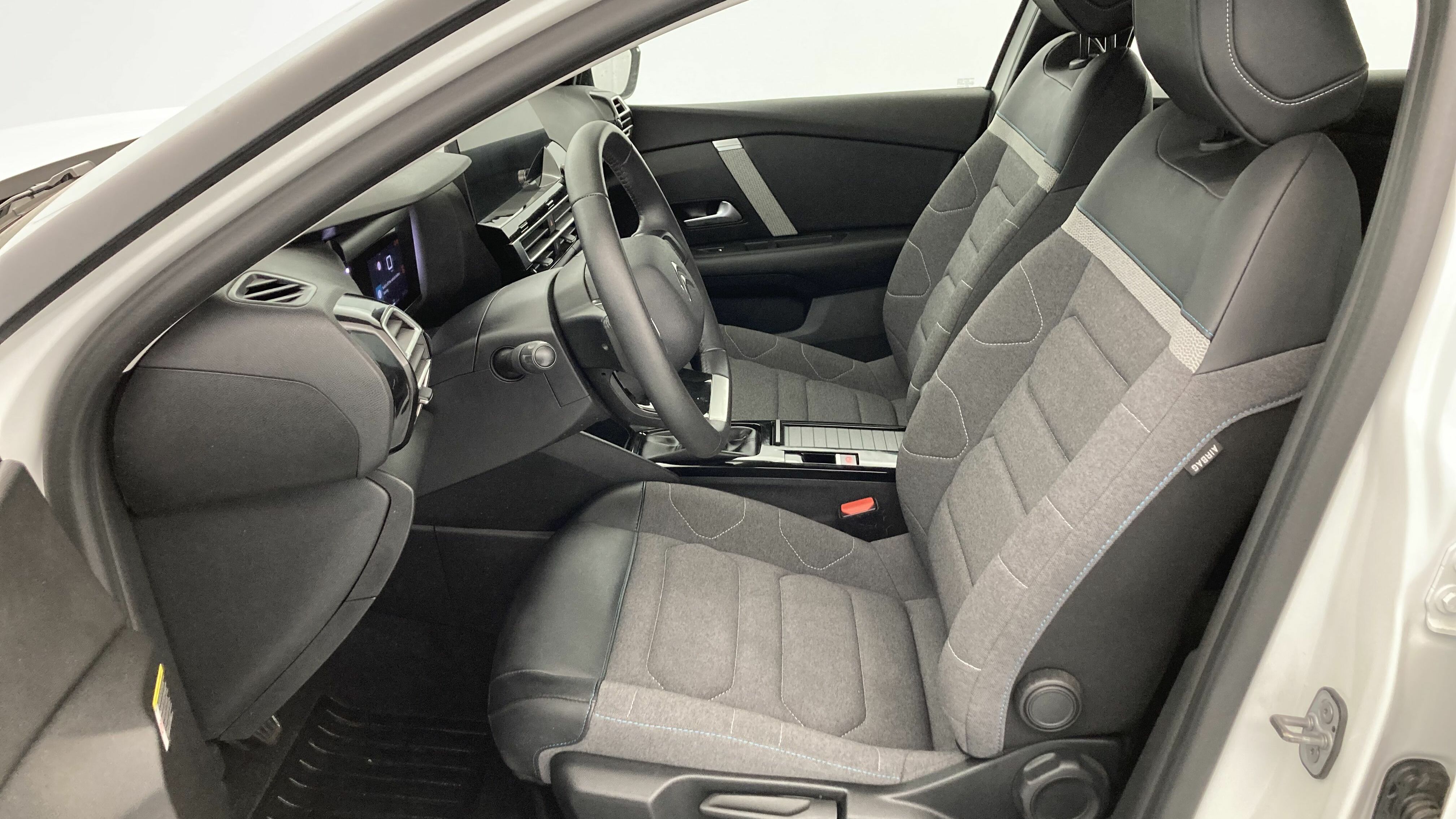 citroen c4 feel pack 1.2 PURETECH 130 2023 blanco nacarado 15