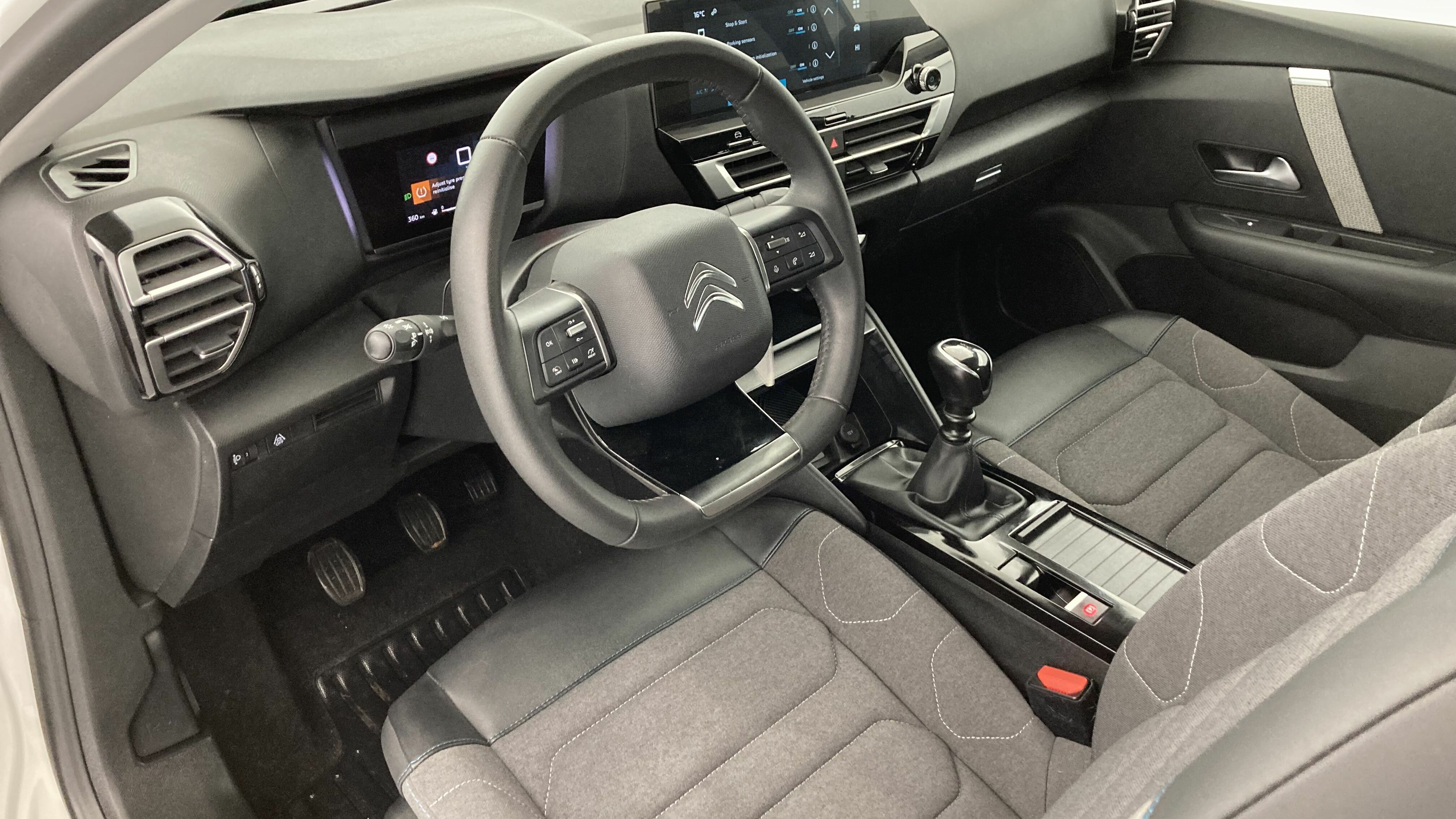 citroen c4 feel pack 1.2 PURETECH 130 2023 blanco nacarado 16