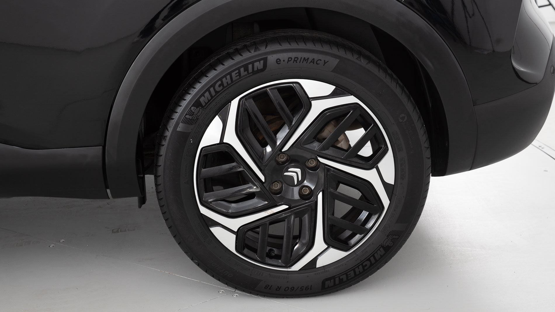 citroen c4 feel pack 1.2 PURETECH 130 2023 negro perla nera 25