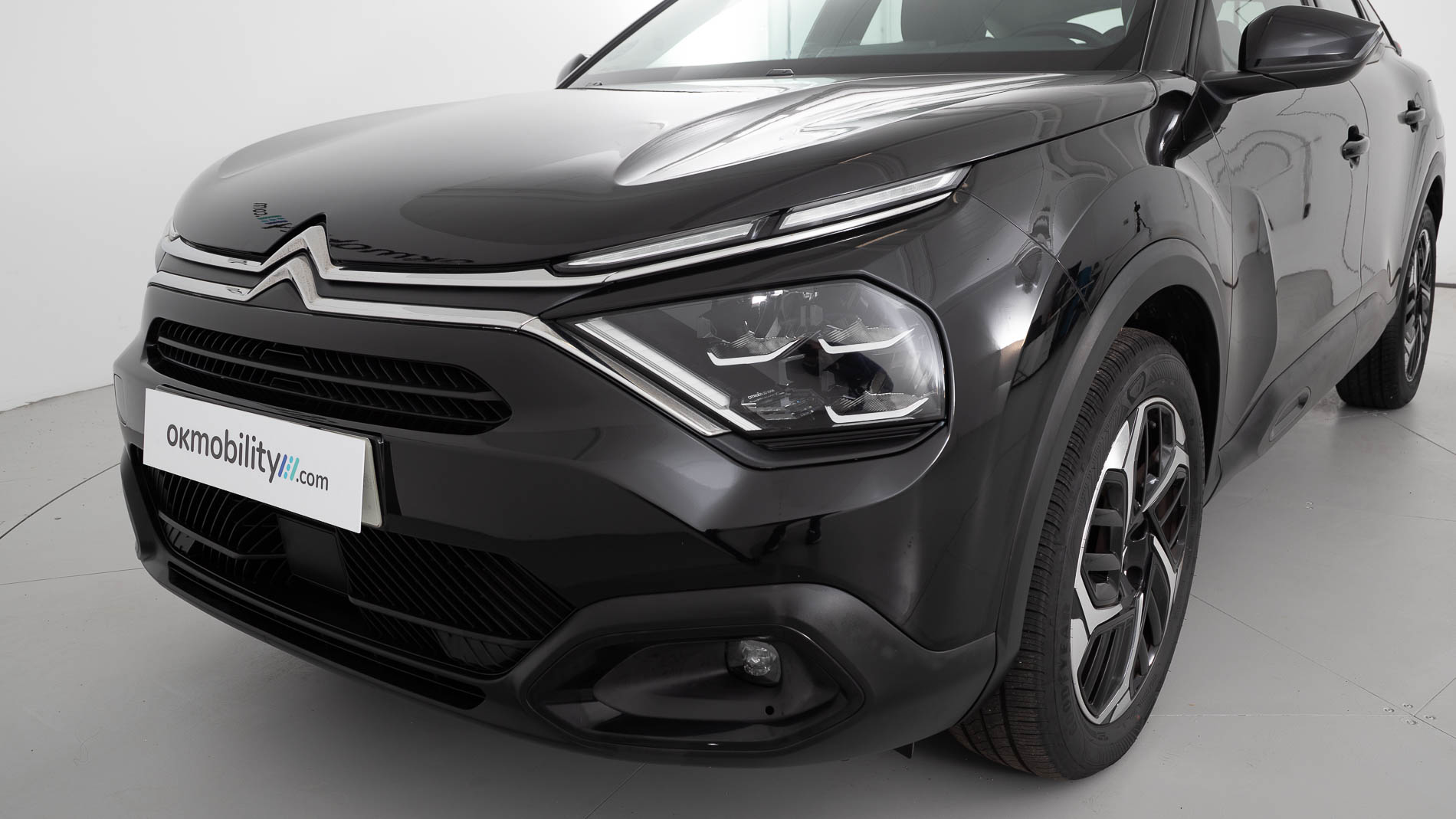 citroen c4 feel pack 1.2 PURETECH 130 2023 negro perla nera 28