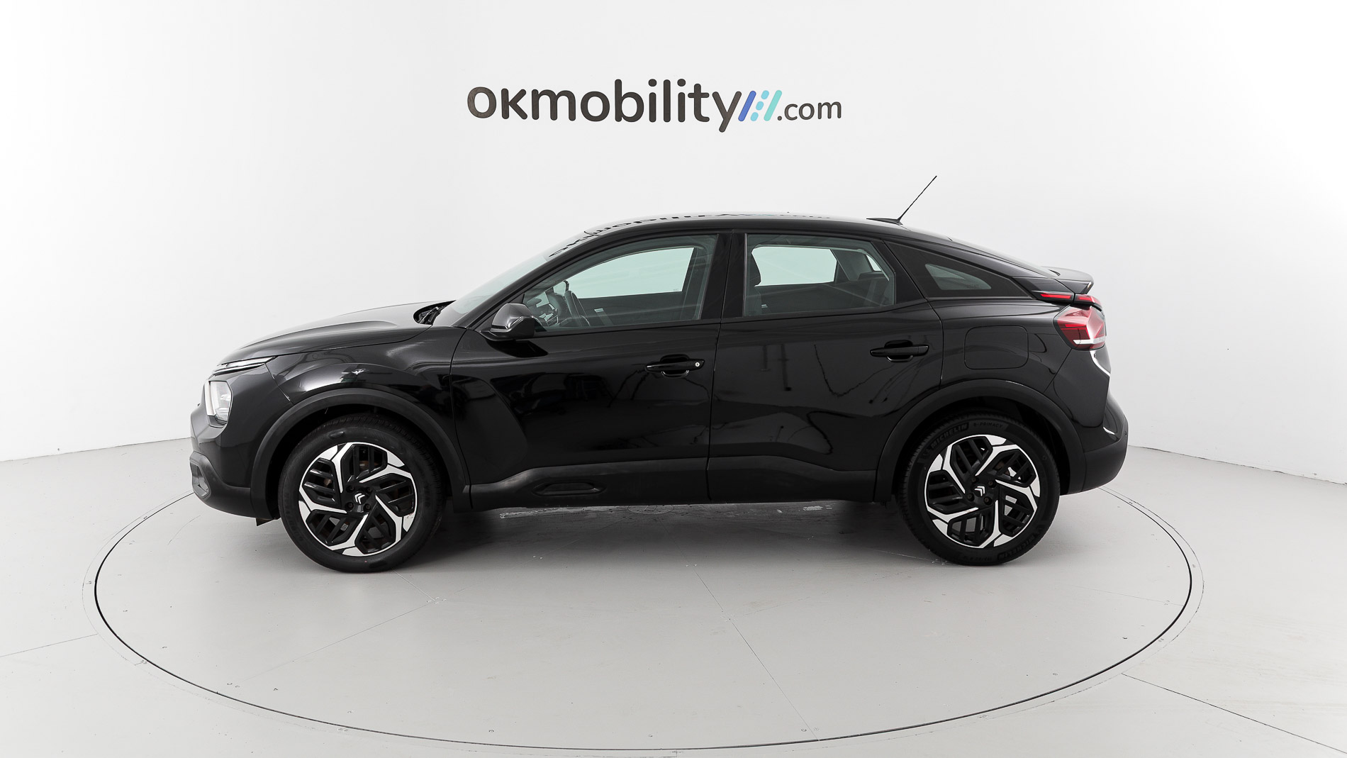 citroen c4 feel pack 1.2 PURETECH 130 2023 negro perla nera 9