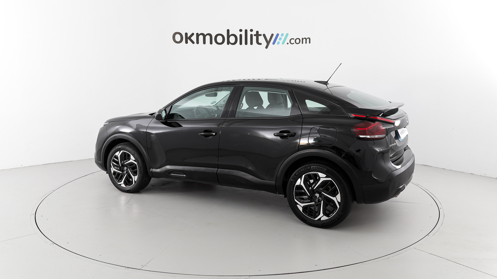 citroen c4 feel pack 1.2 PURETECH 130 2023 negro perla nera 10