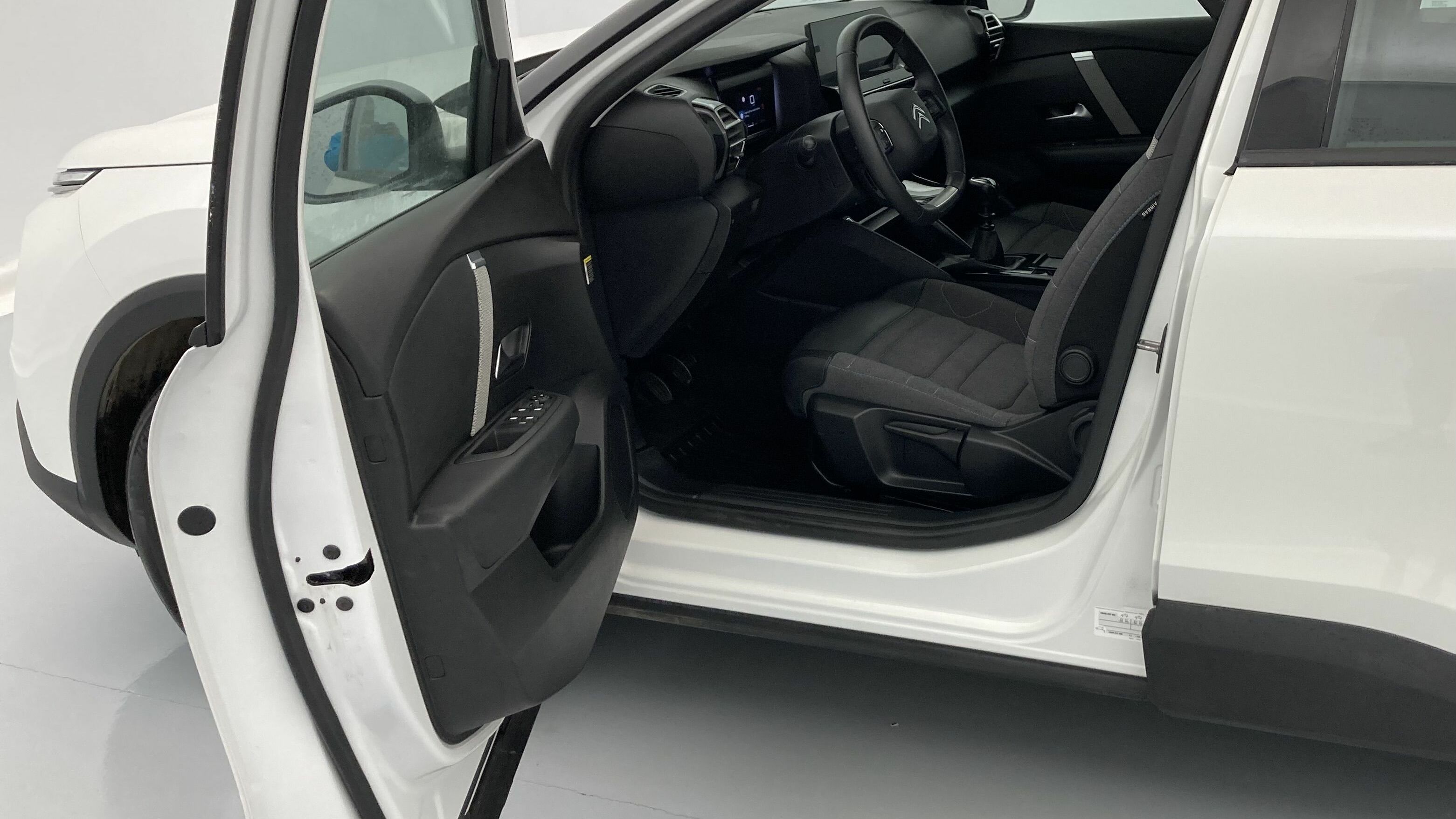 citroen c4 feel pack 1.2 PURETECH 130 2023 blanco nacarado 14