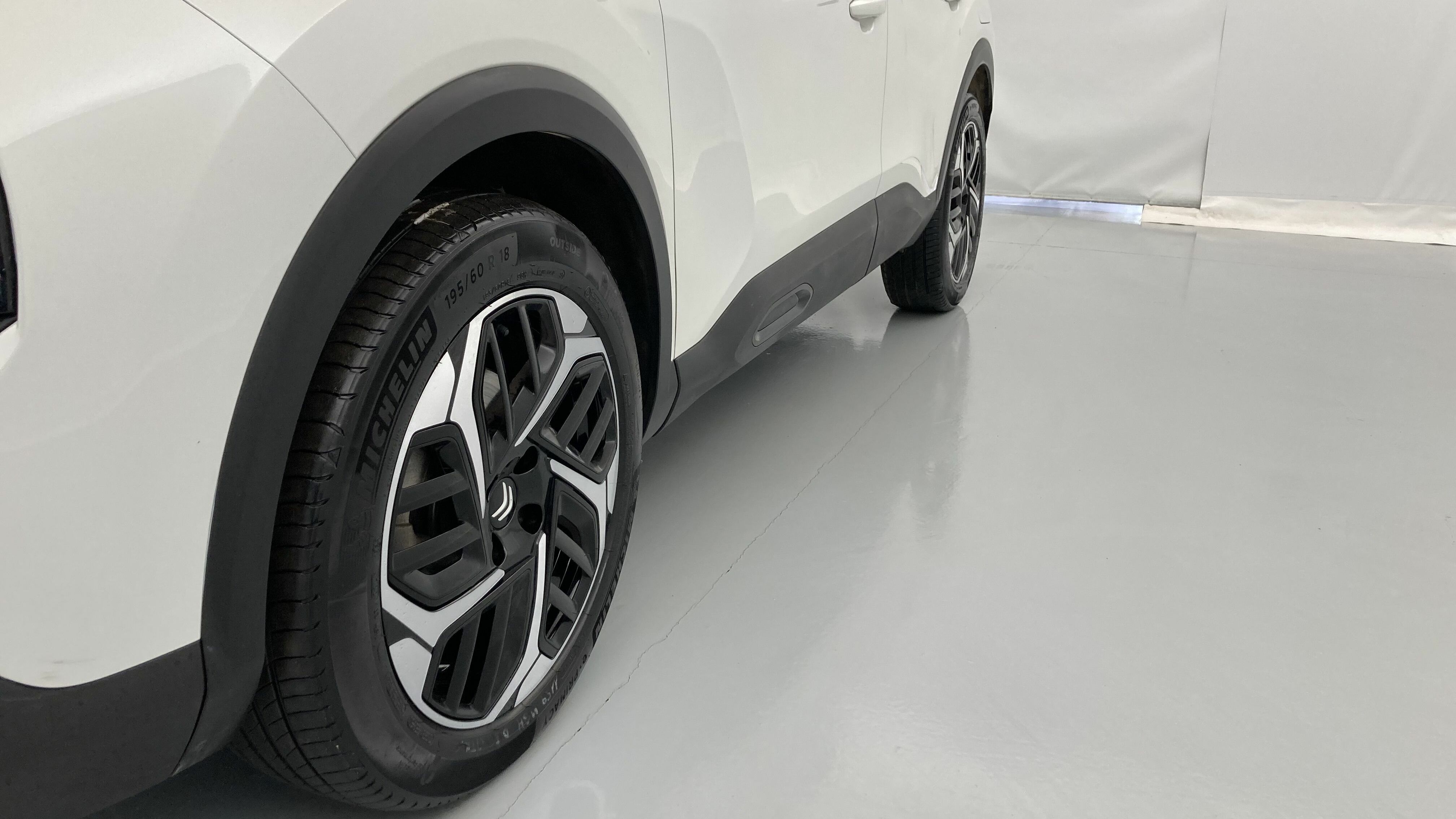 citroen c4 feel pack 1.2 PURETECH 130 2023 blanco nacarado 26