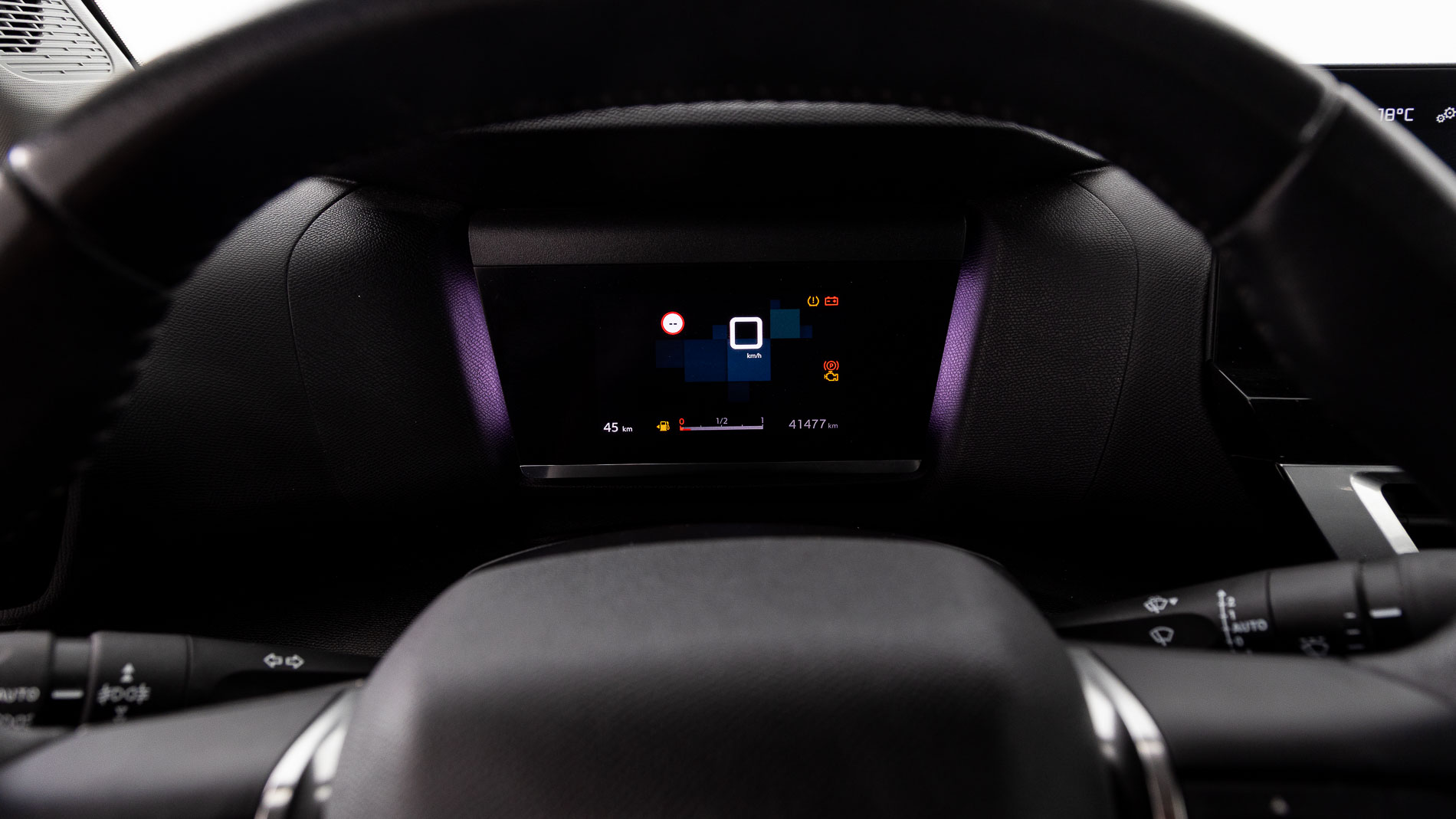 citroen c4 feel pack 1.2 PURETECH 130 2023 negro perla nera 16