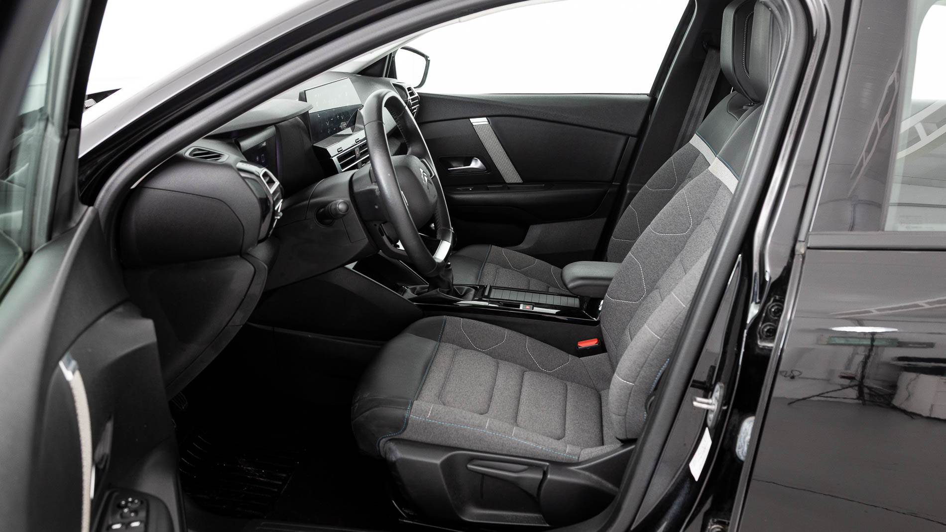 citroen c4 feel pack 1.2 PURETECH 130 2023 negro perla nera 20