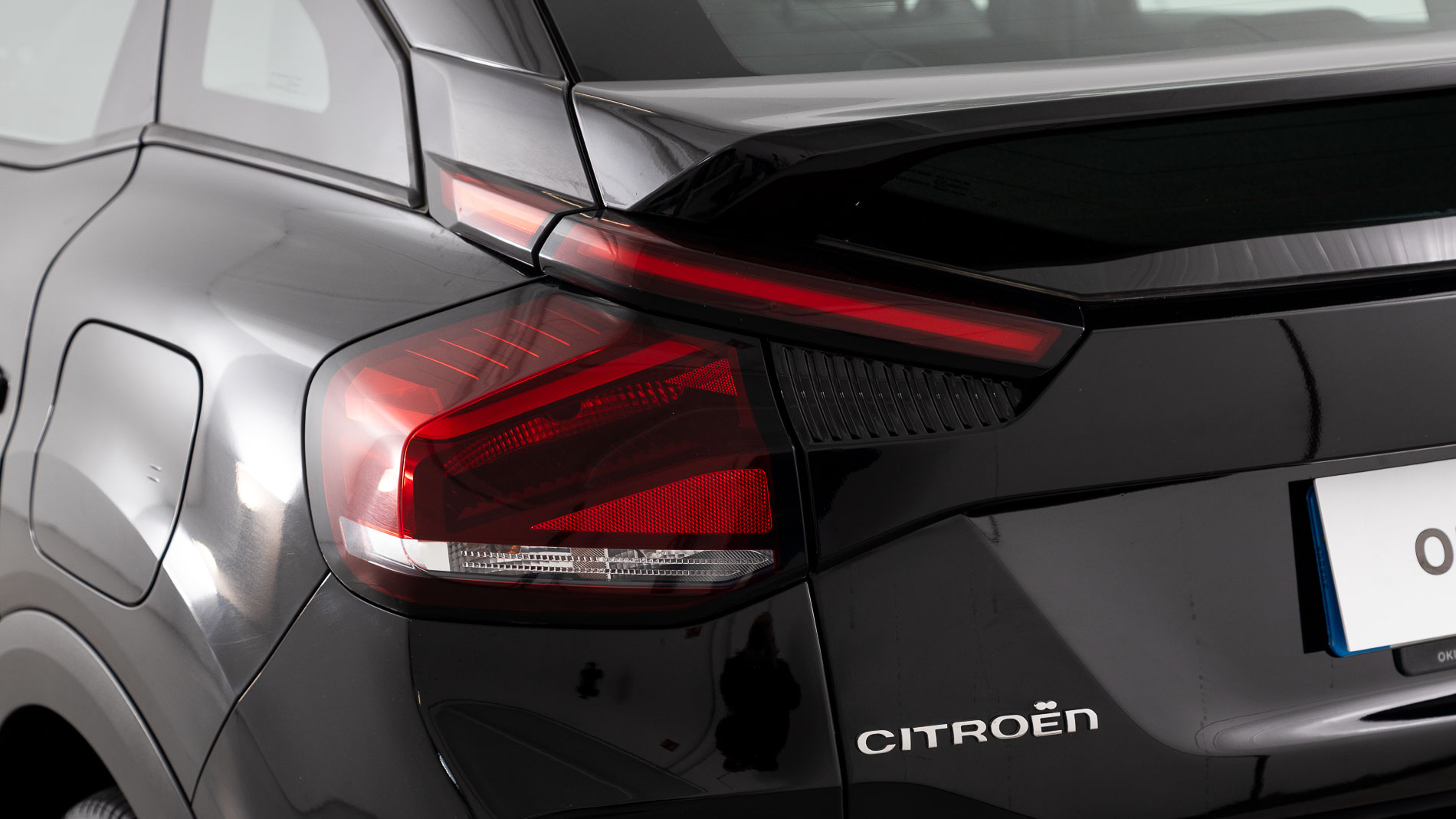 citroen c4 feel pack 1.2 PURETECH 130 2023 negro perla nera 31