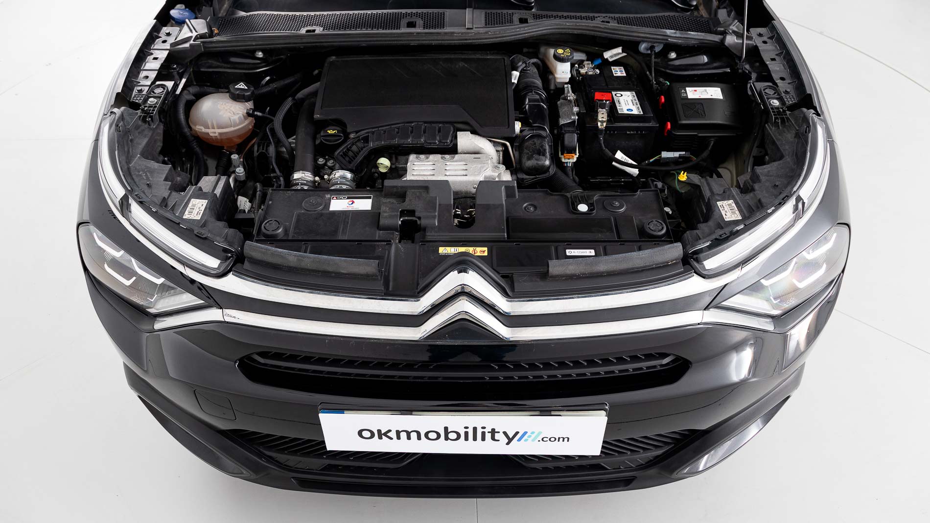 citroen c4 feel pack 1.2 PURETECH 130 2023 negro perla nera 33