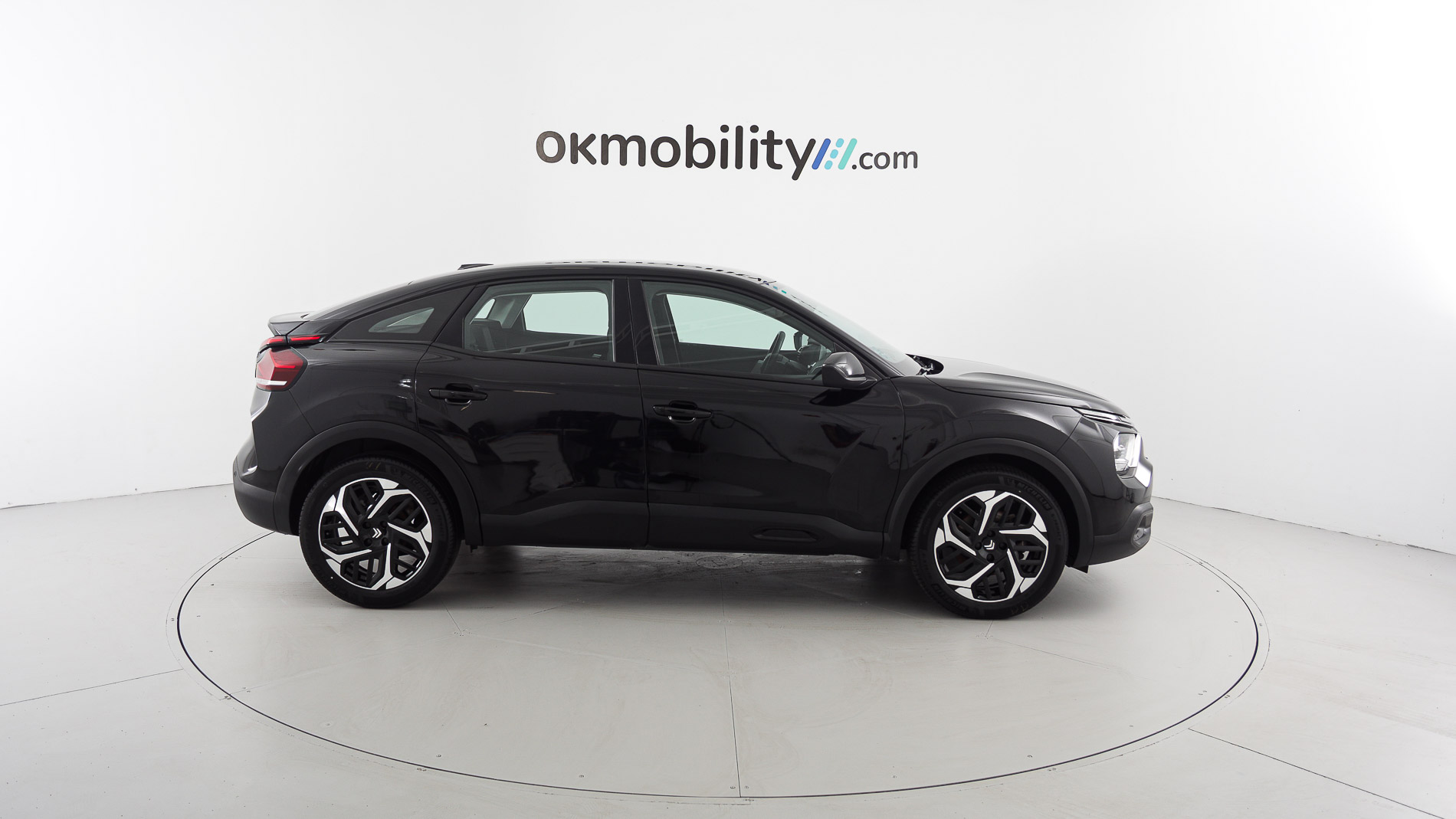 citroen c4 feel pack 1.2 PURETECH 130 2023 negro perla nera 2