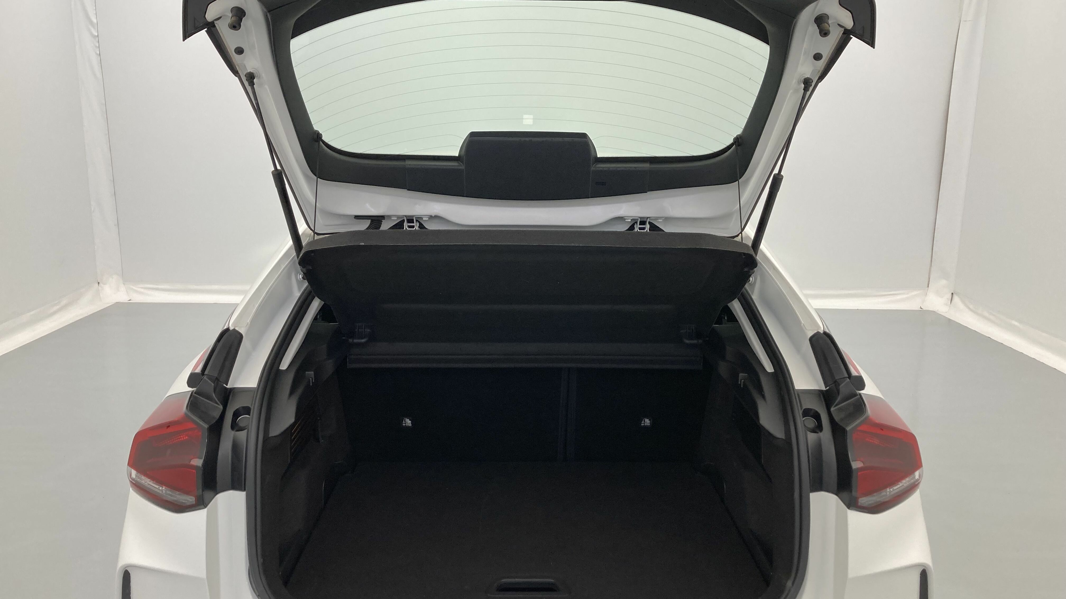 citroen c4 feel pack 1.2 PURETECH 130 2023 blanco nacarado 24