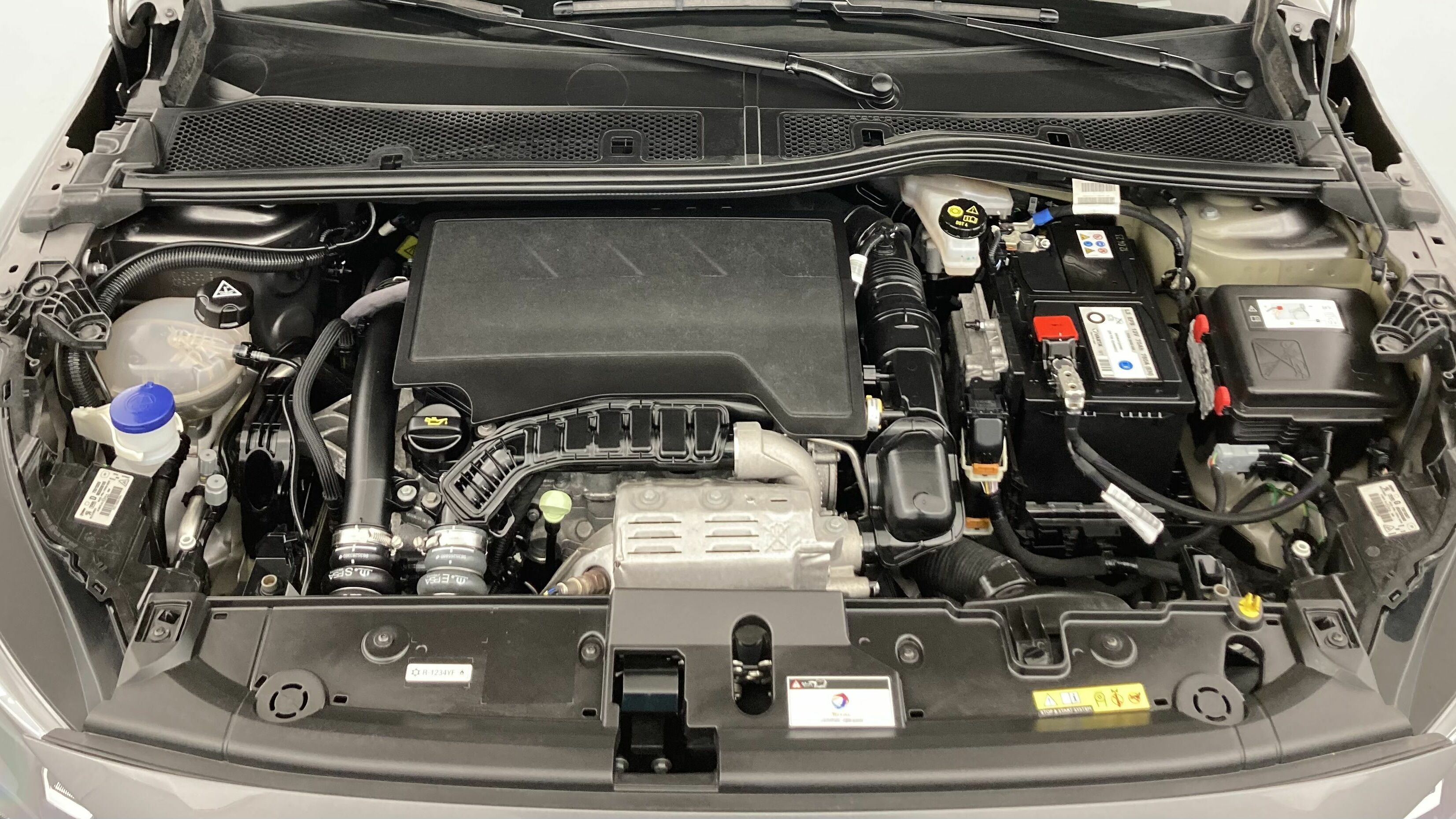 peugeot 208 allure 1.2 PURETECH 100 2023 gris platino 20