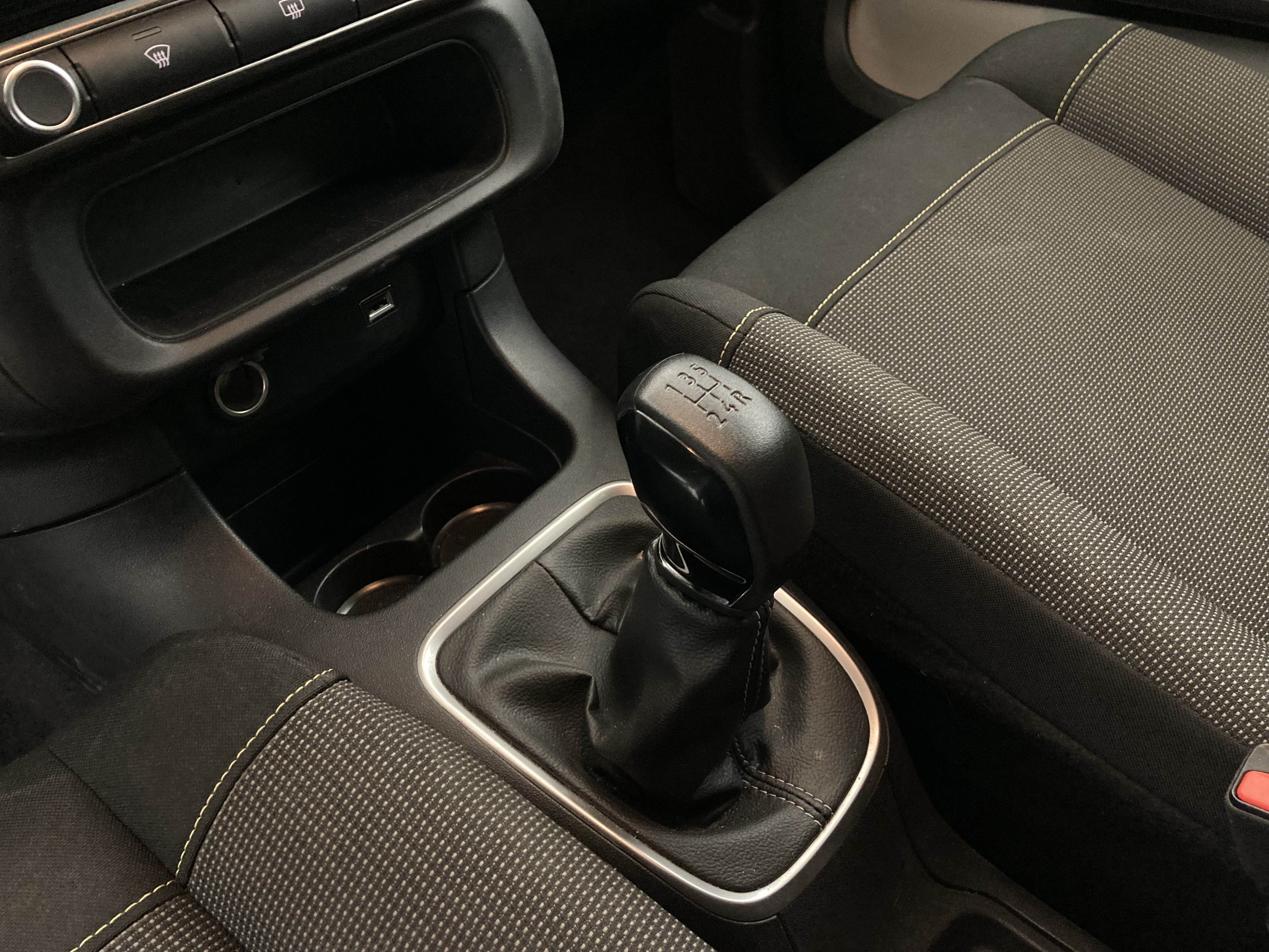 citroen c3 origin max 1.2 PURETECH 83 2024 negro perla nera 16