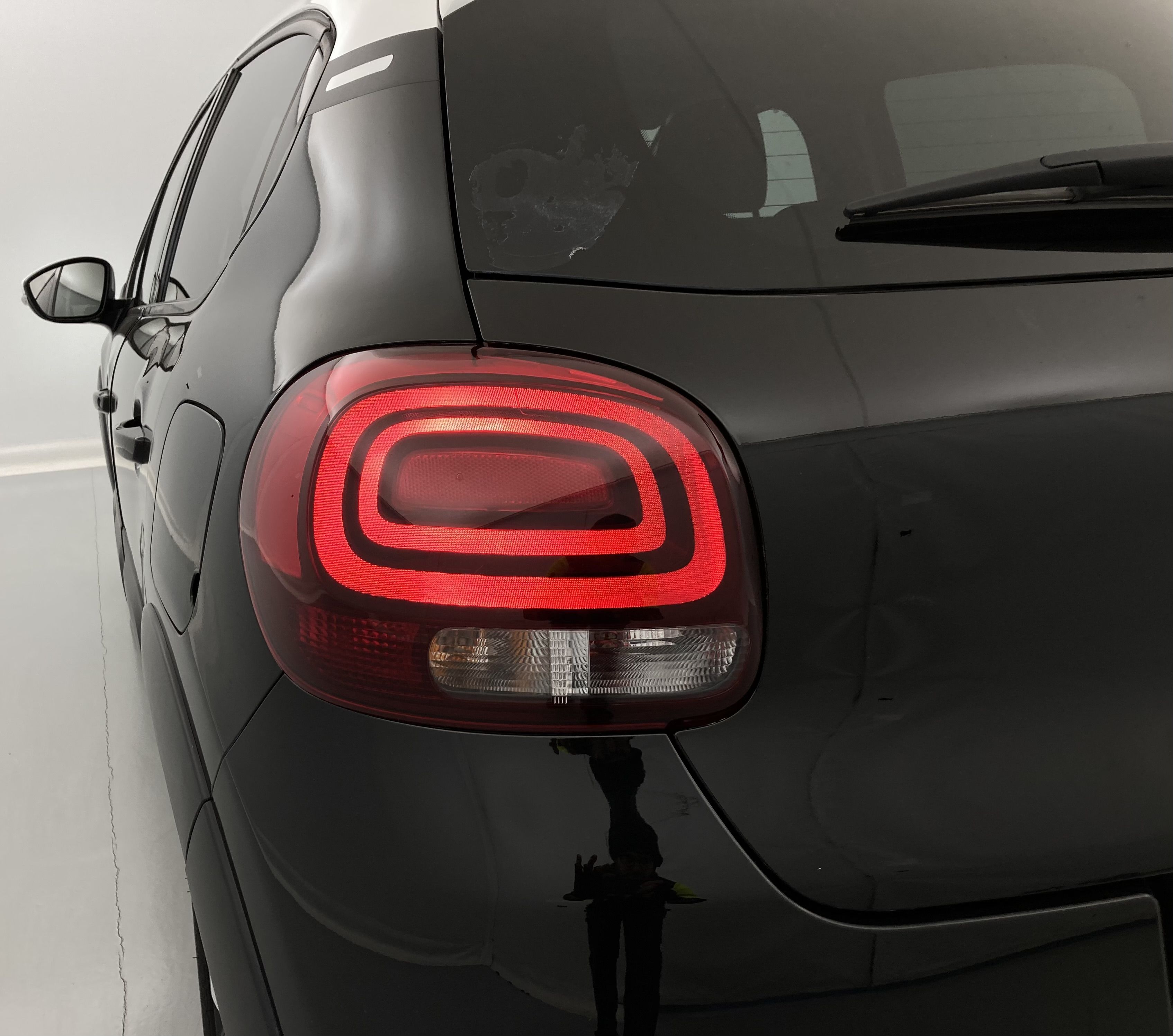 citroen c3 origin max 1.2 PURETECH 83 2024 negro perla nera 19