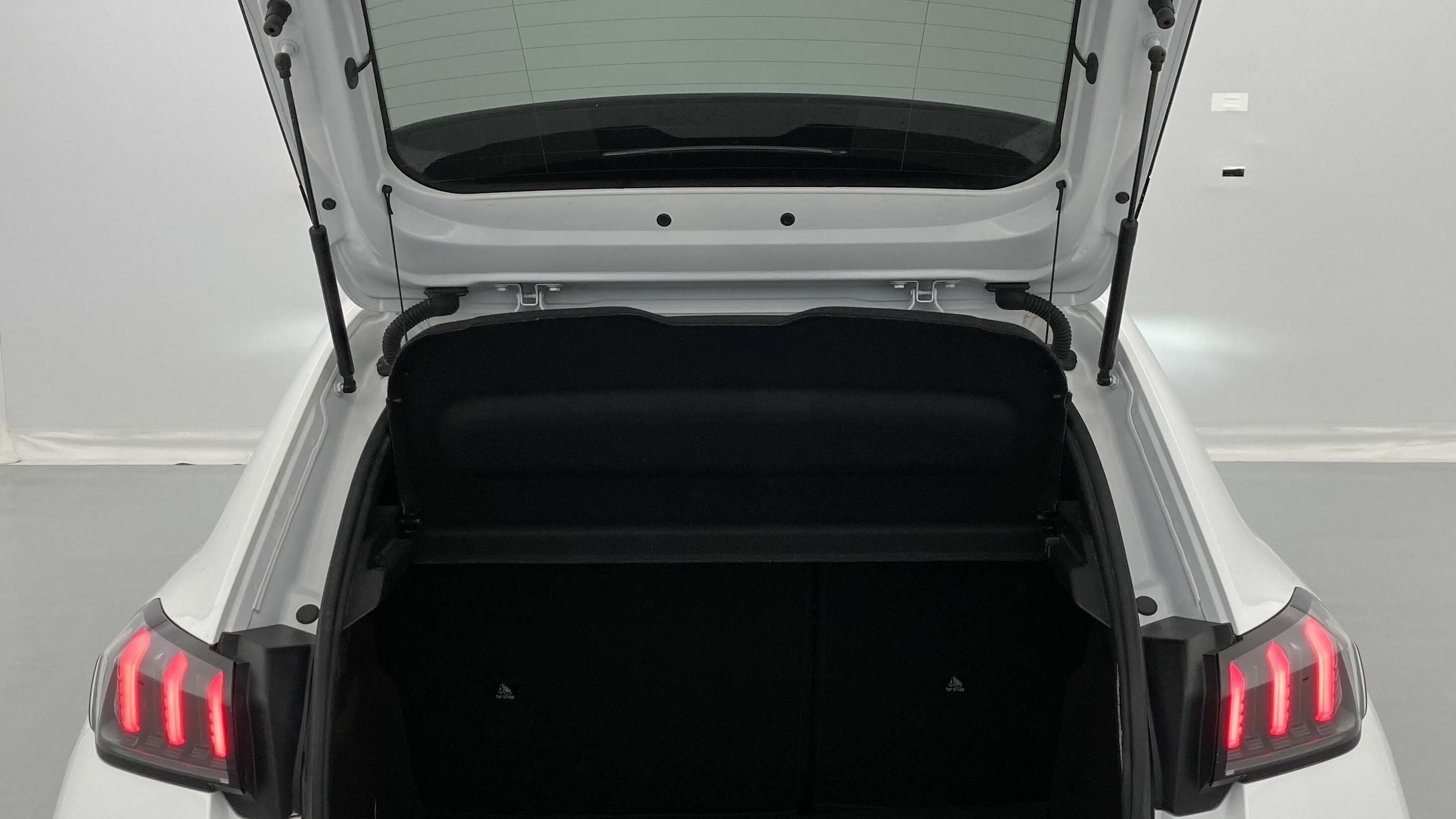 peugeot 208 allure 1.2 PURETECH 100 2023 blanco banquise 25