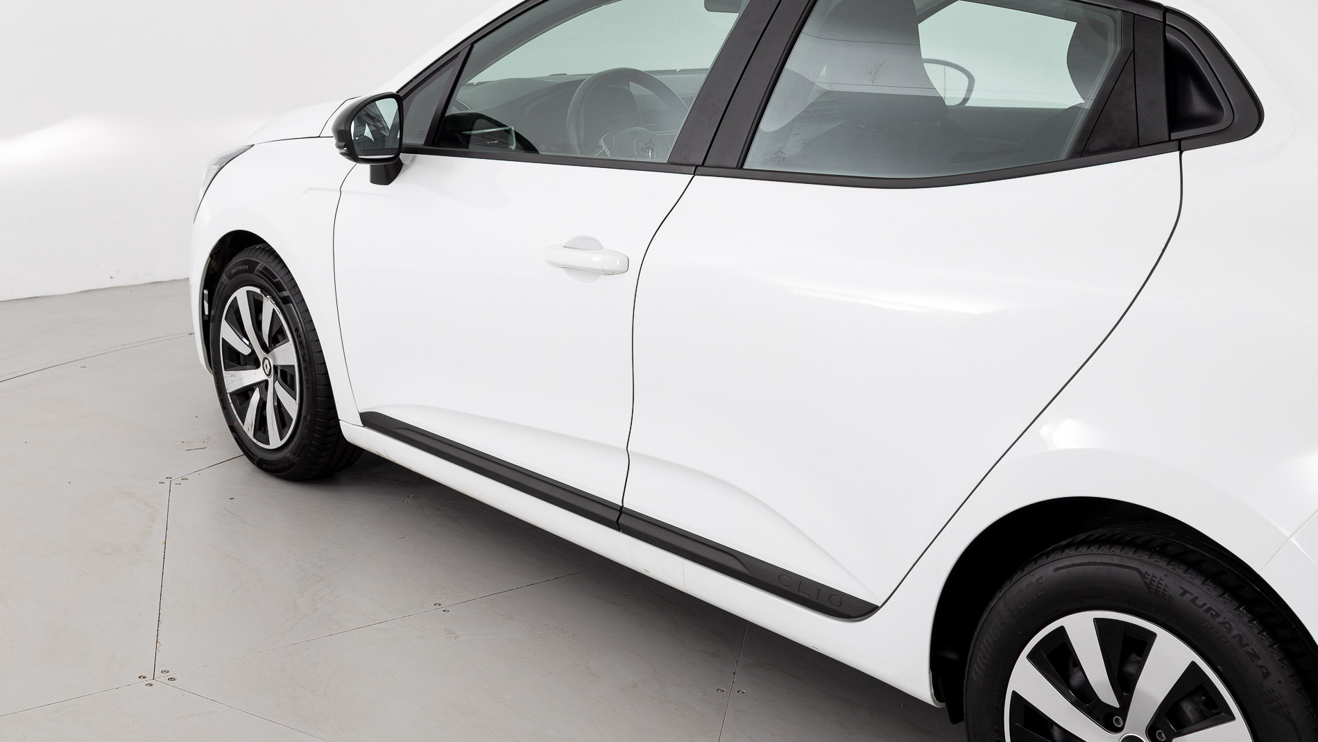 renault clio equilibre 1.0 TCE 90 2023 blanco glaciar 32