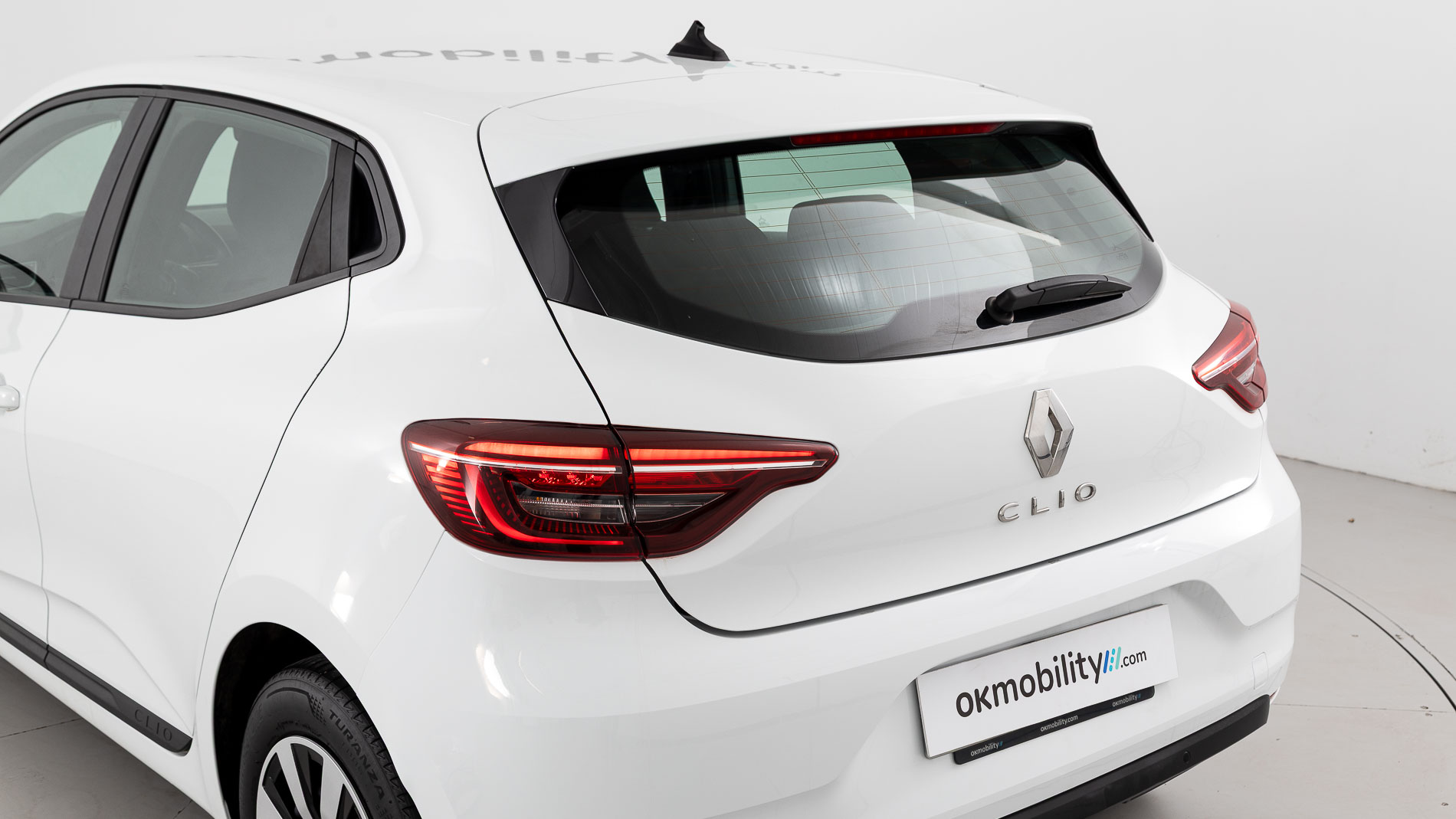 renault clio equilibre 1.0 TCE 90 2023 blanco glaciar 34