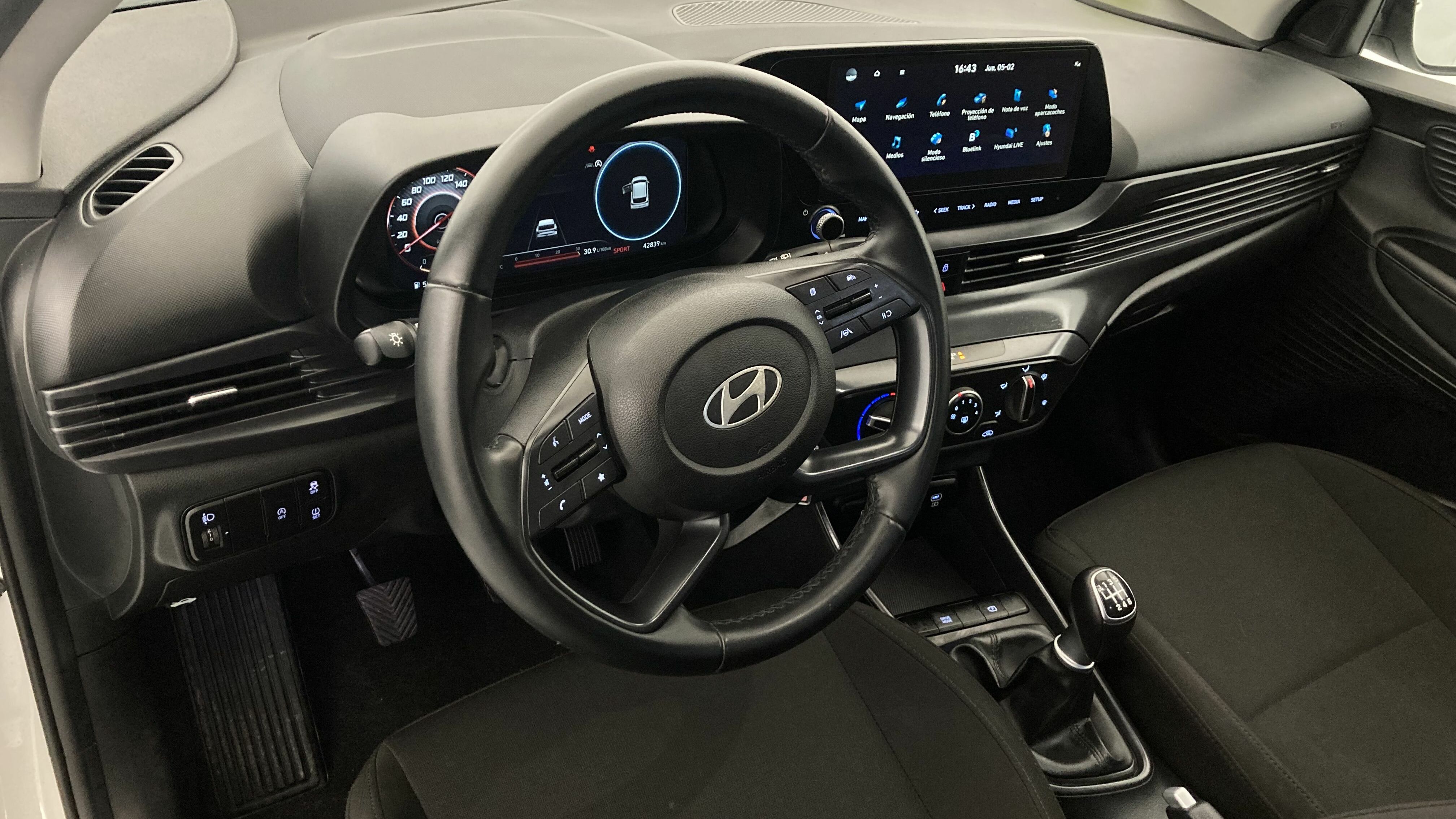 hyundai i20 klass 1.0 TGDI 100 2024 atlas white 14