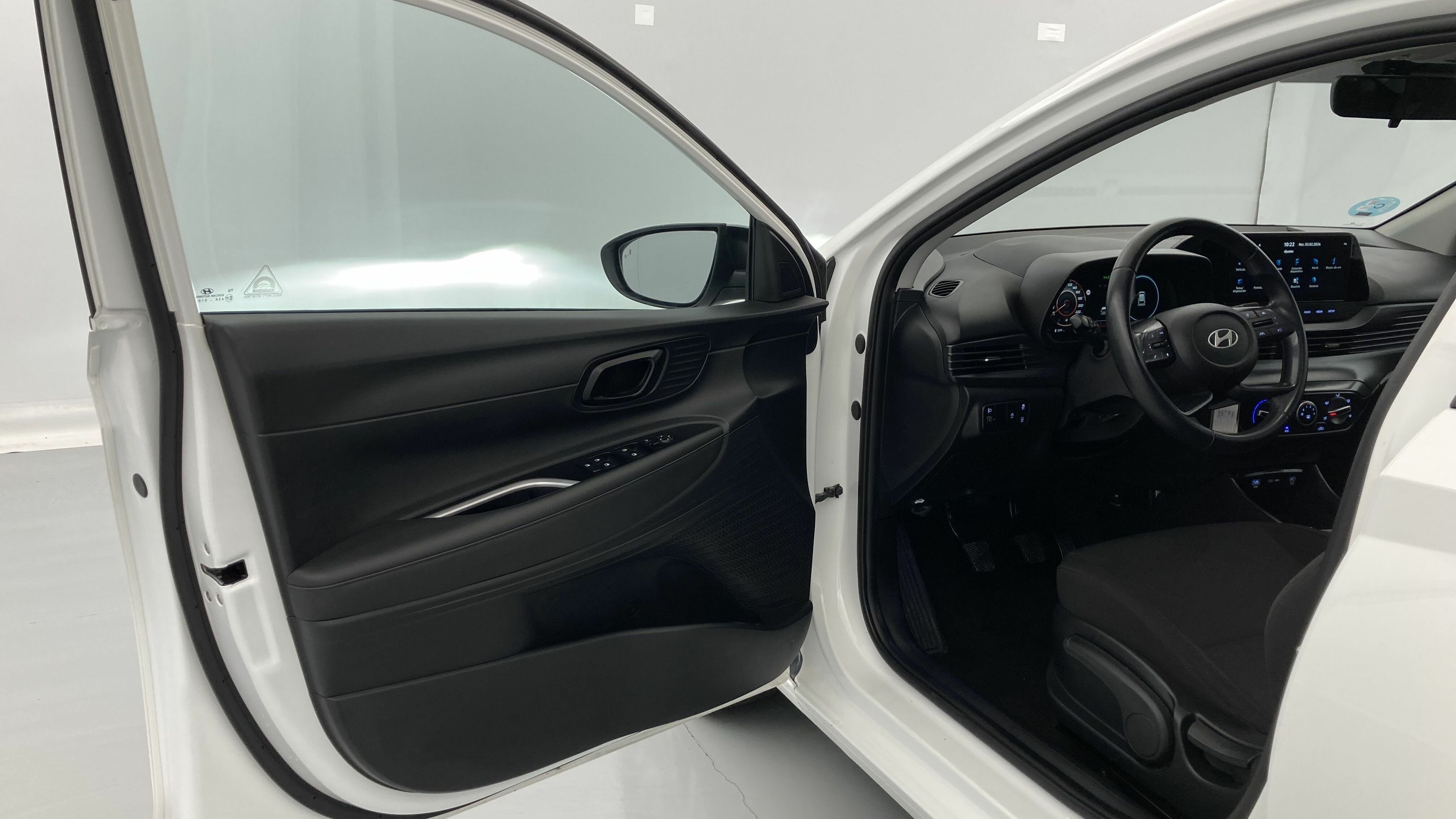 hyundai i20 klass 1.0 TGDI 100 2024 atlas white 13