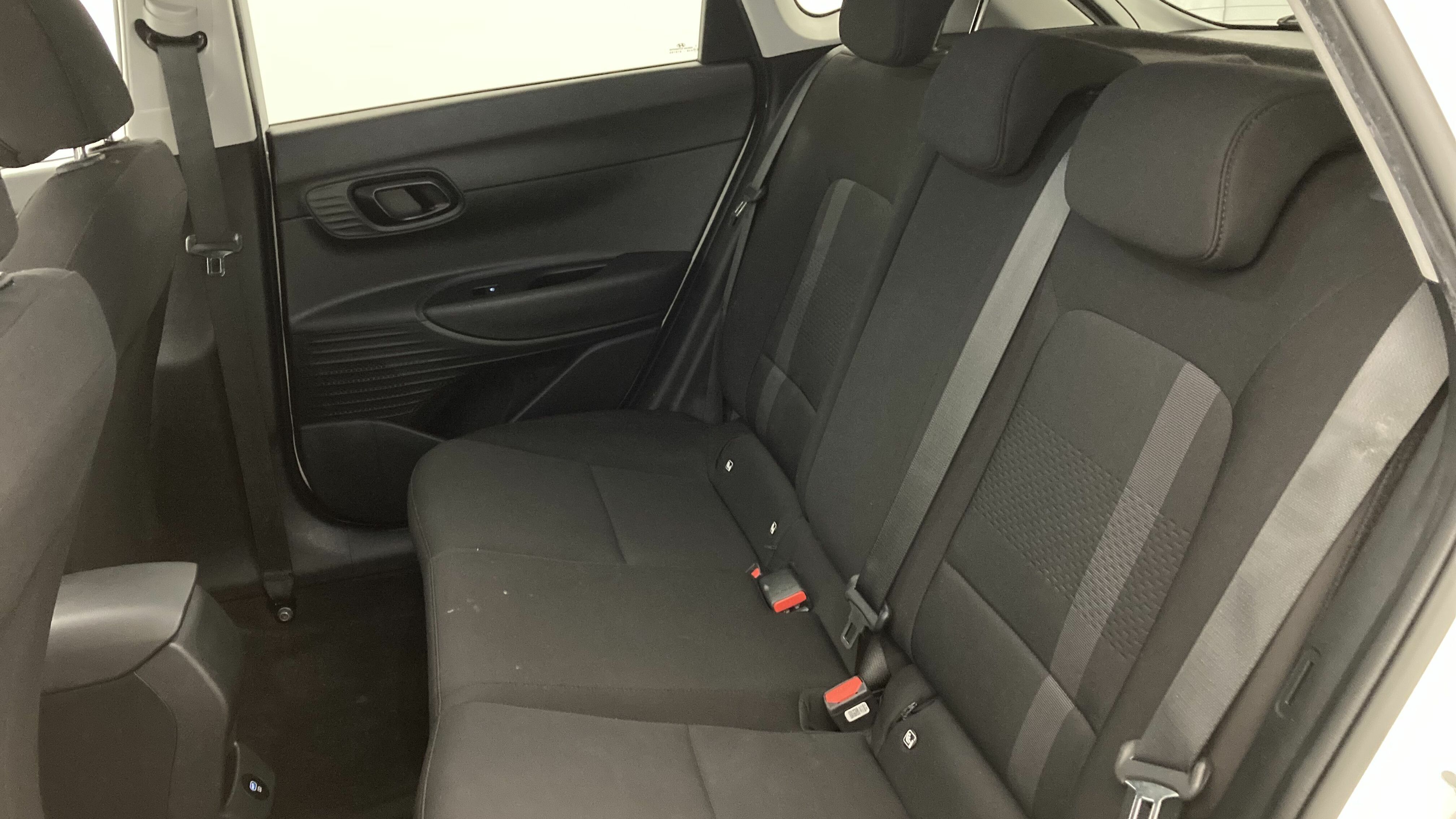 hyundai i20 klass 1.0 TGDI 100 2024 atlas white 20