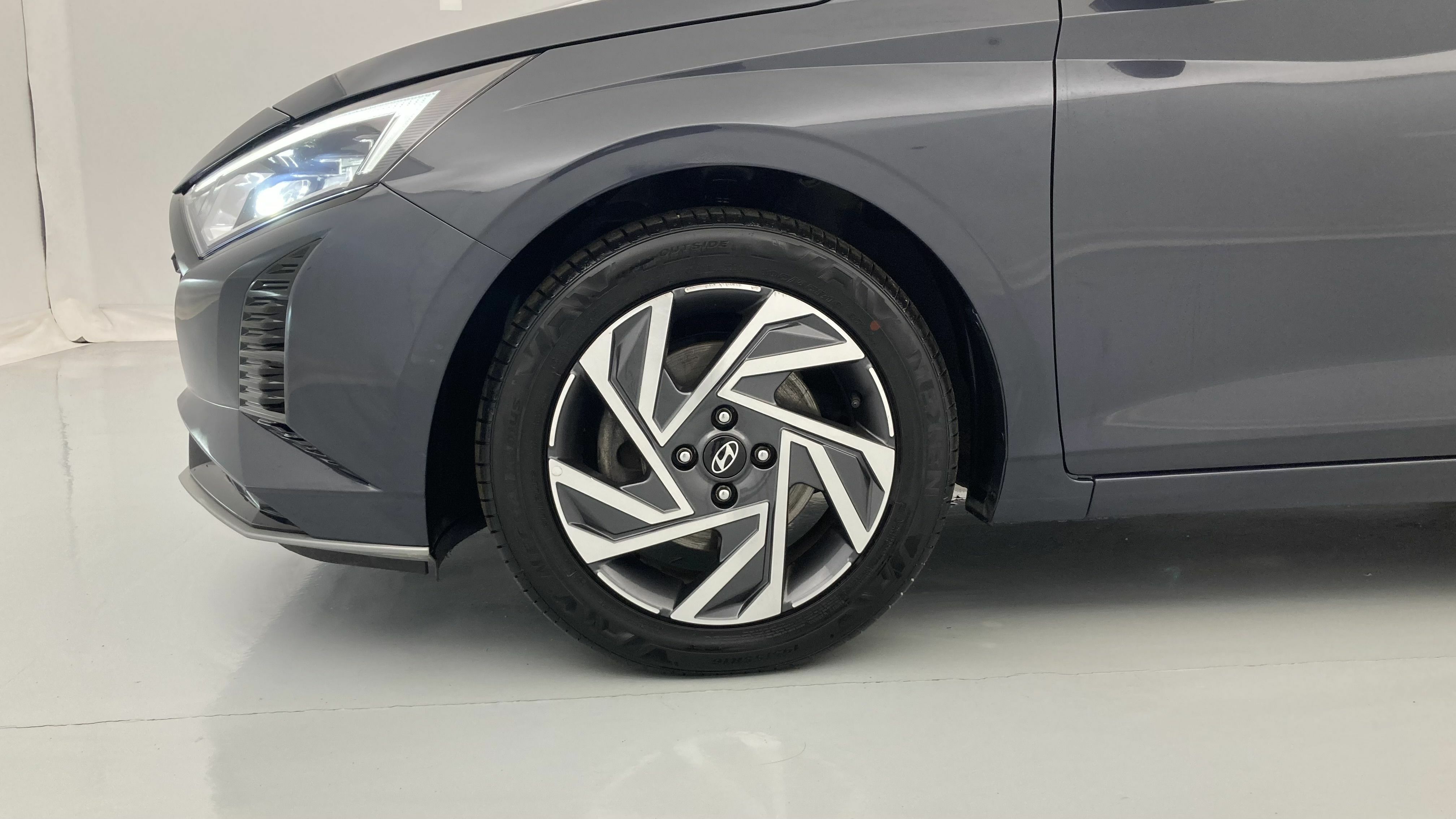 hyundai i20 klass 1.0 TGDI 100 2024 aurora gray 26