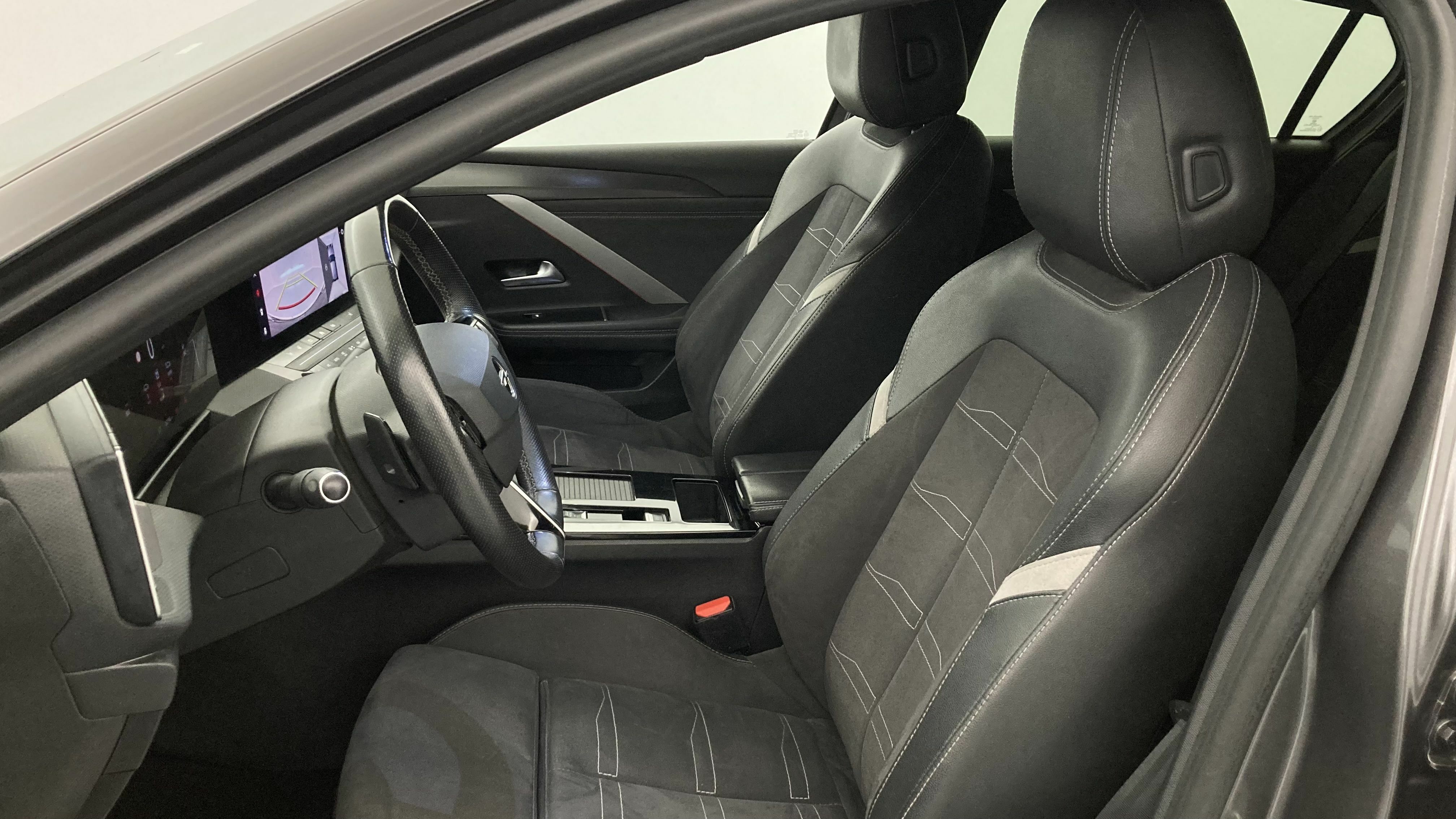 opel astra gs line 1.5D 130 AT 2022 vulkan grey / negro 13