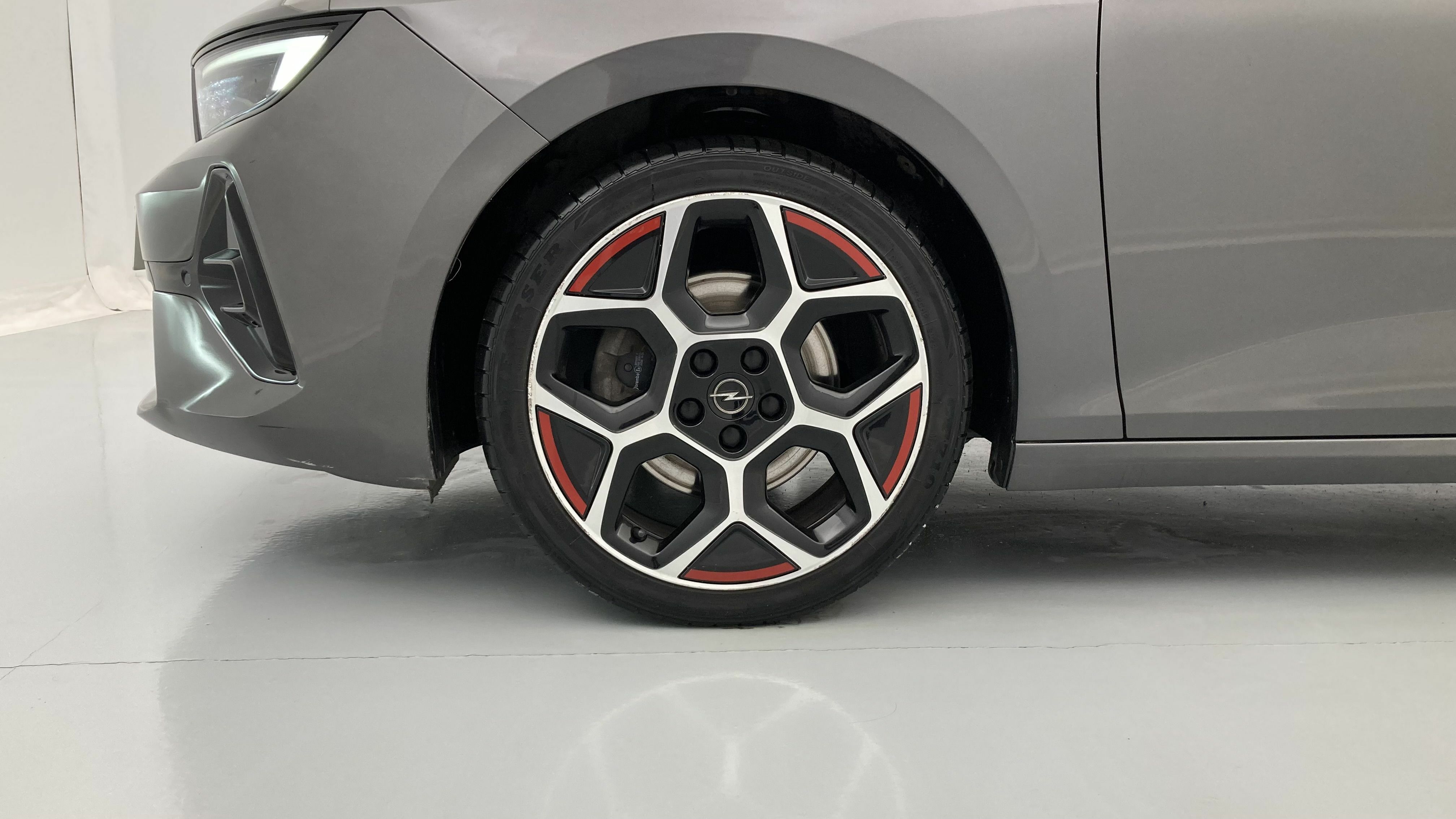 opel astra gs line 1.5D 130 AT 2022 vulkan grey / negro 26