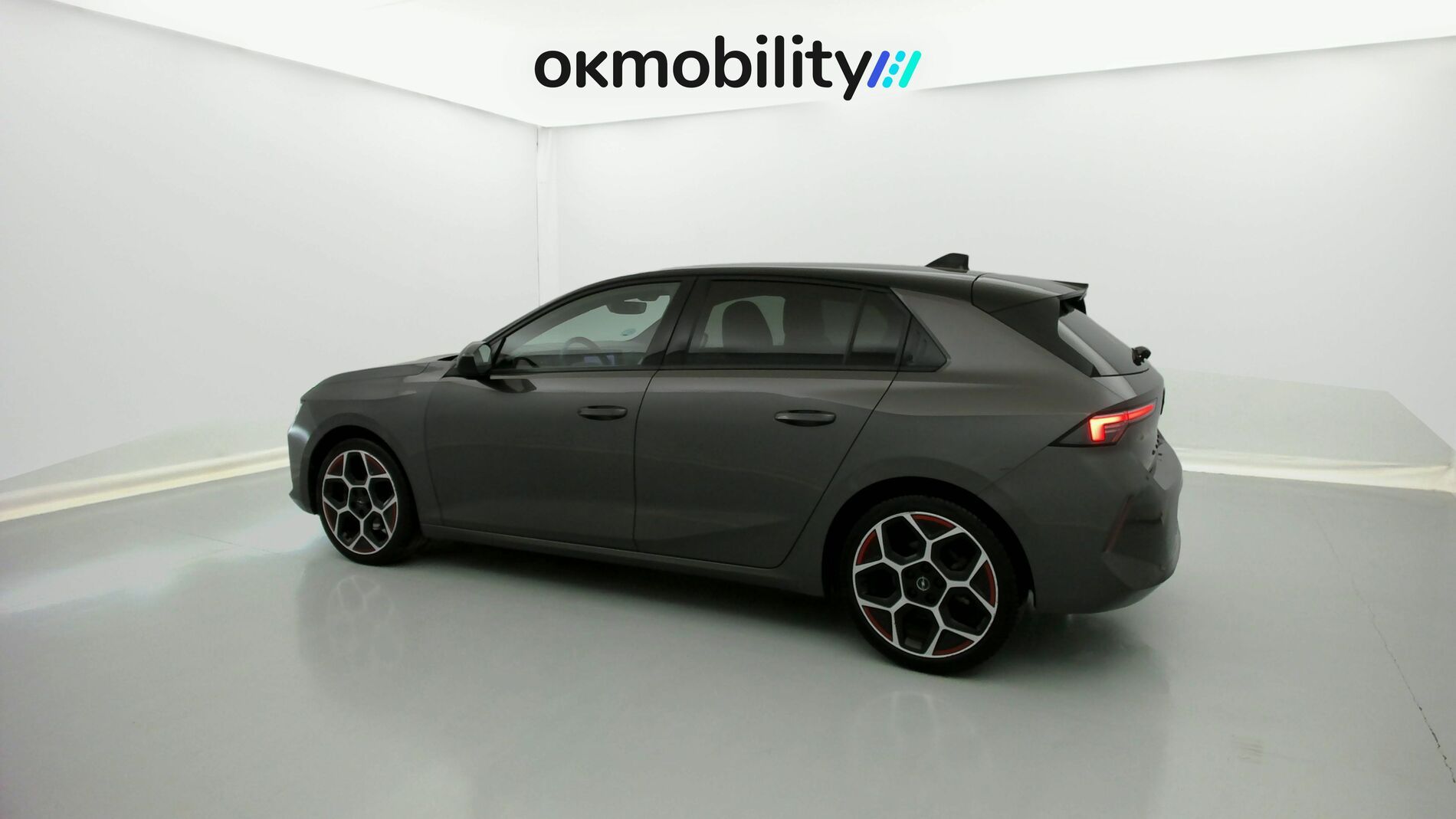 opel astra gs line 1.5D 130 AT 2022 vulkan grey / negro 7