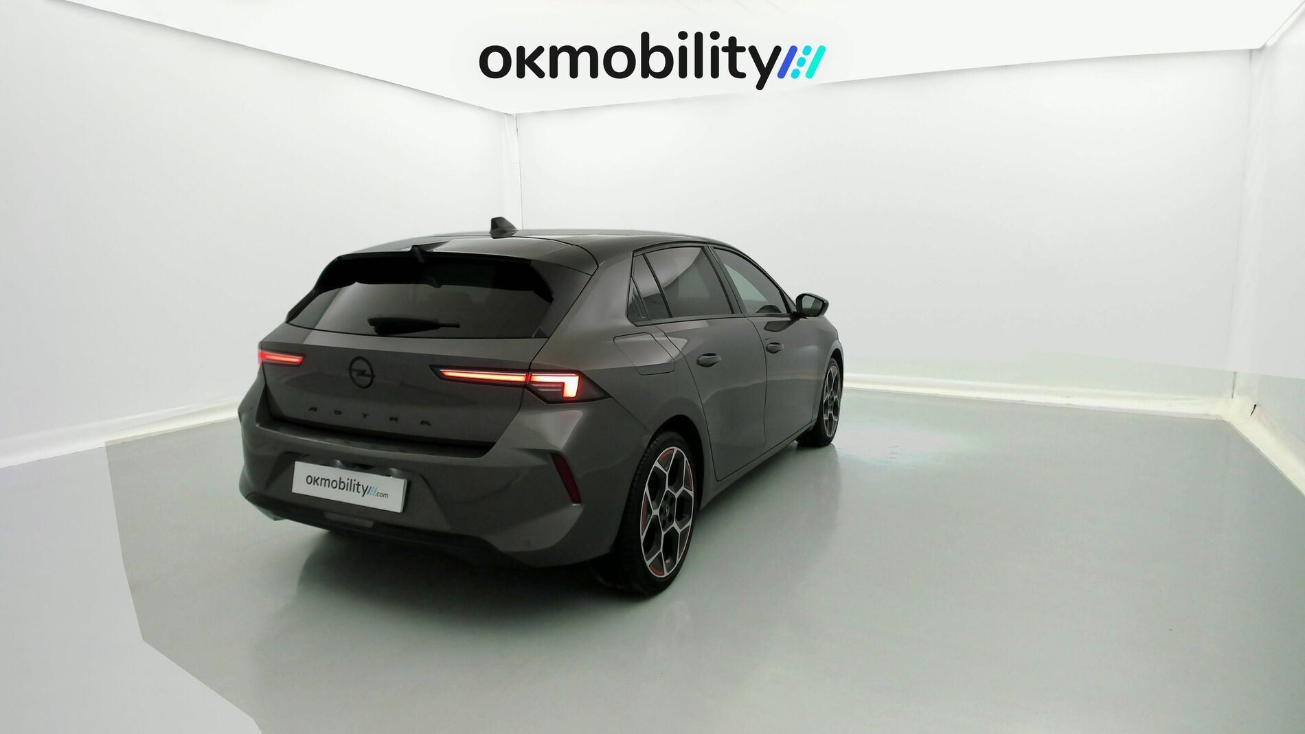 opel astra gs line 1.5D 130 AT 2022 vulkan grey / negro 10