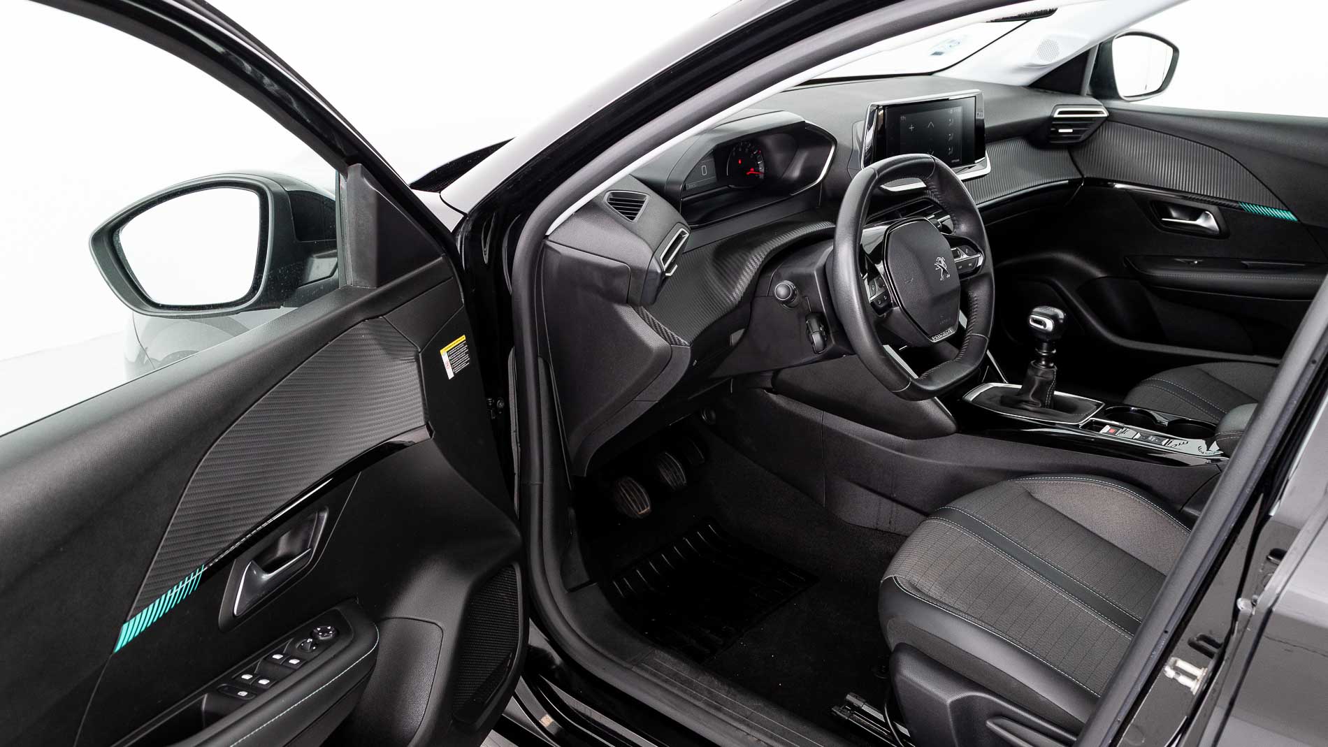 peugeot 208 allure 1.2 PURETECH 100 2023 negro perla nera (metalizado) 13